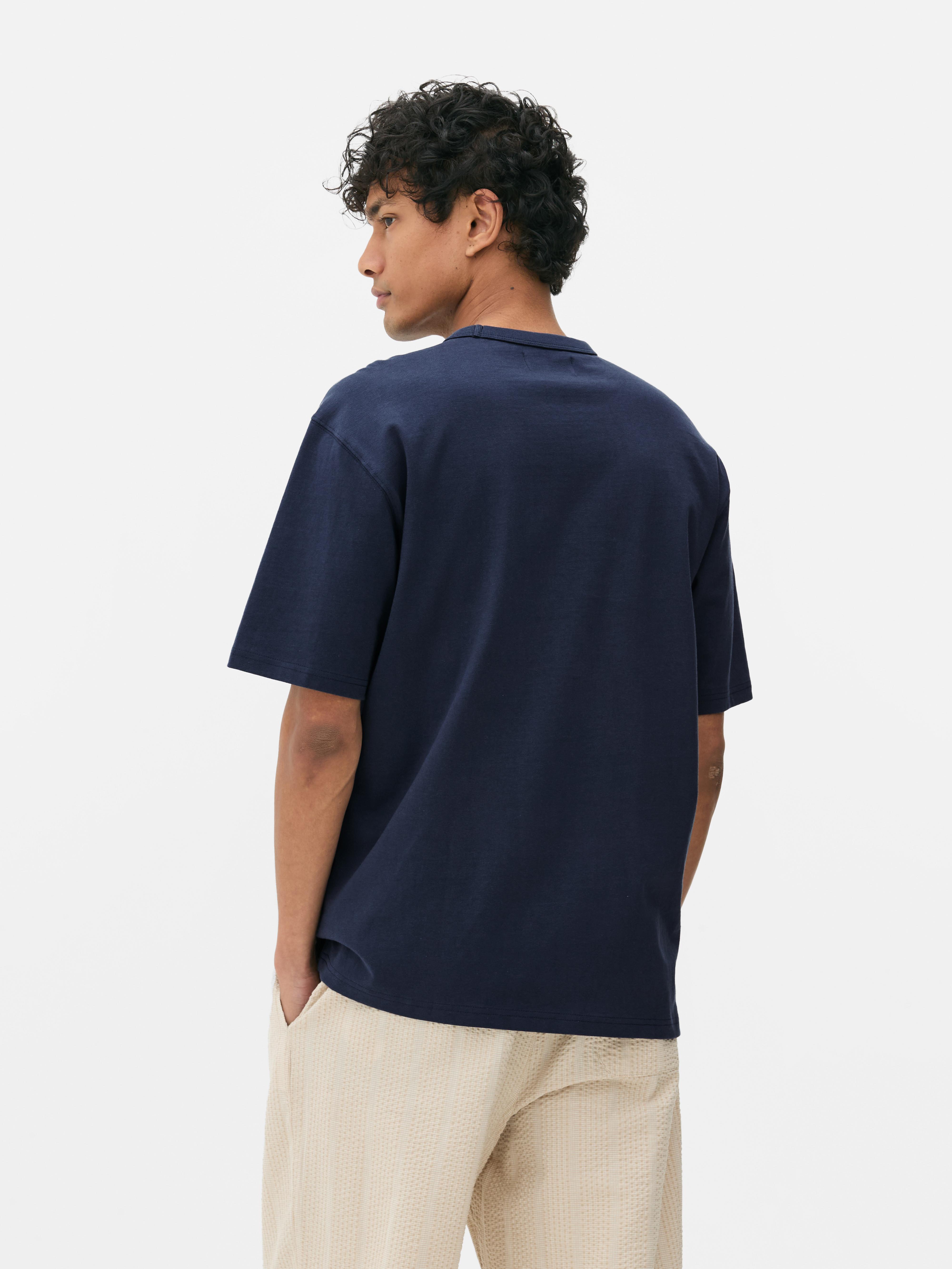 T-shirt o luźnym kroju