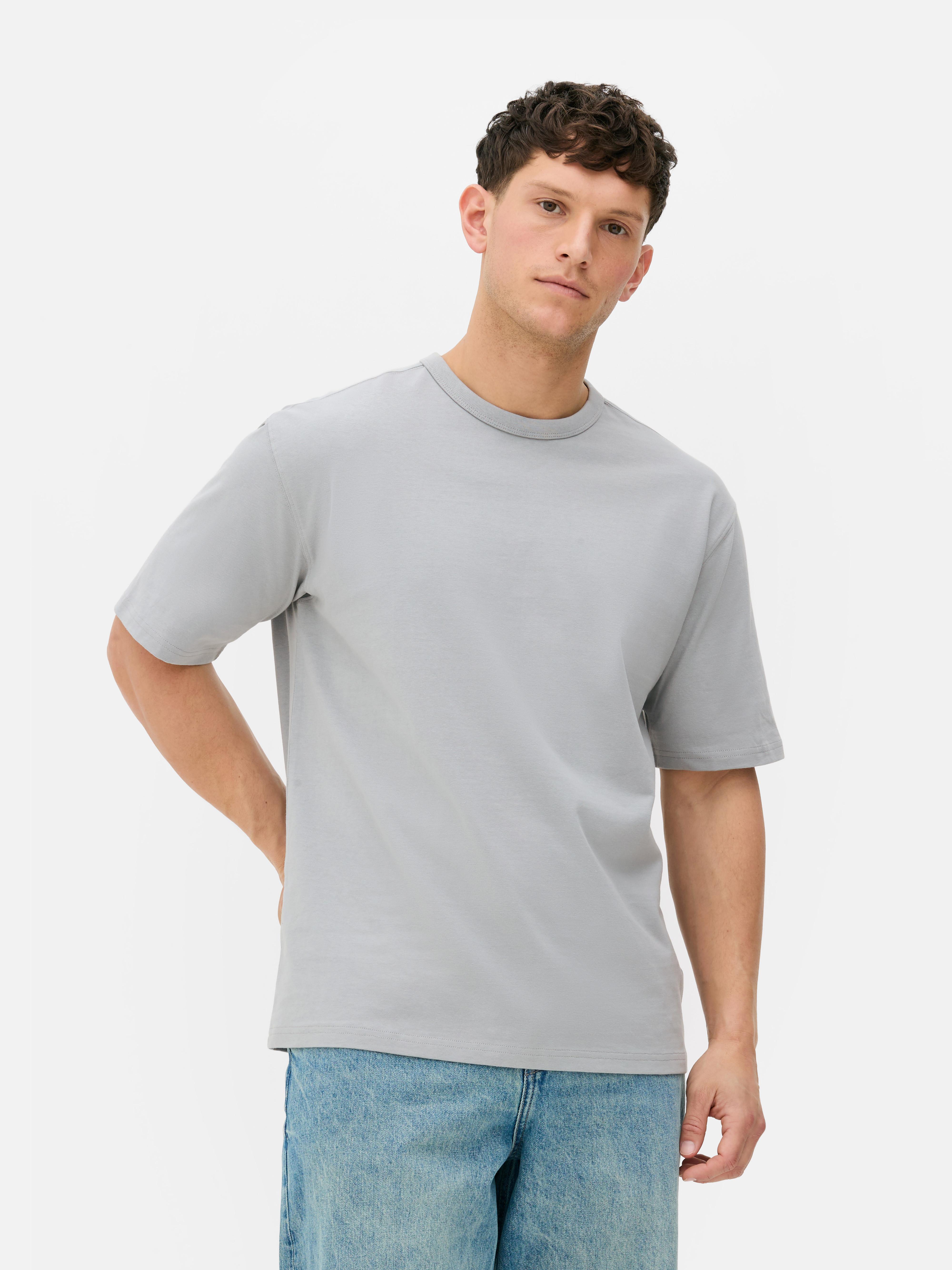 T-shirt o luźnym kroju