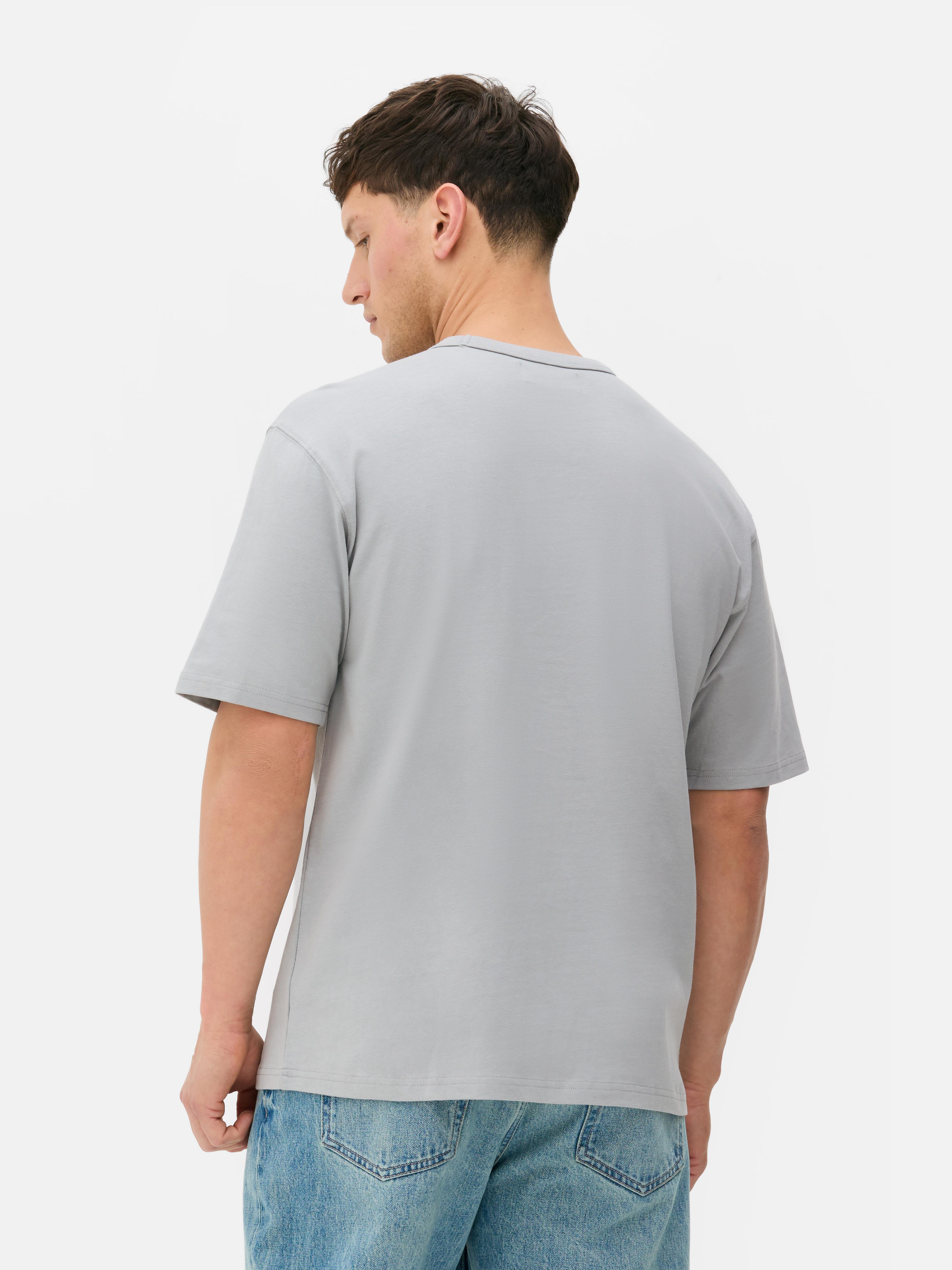 T-shirt o luźnym kroju