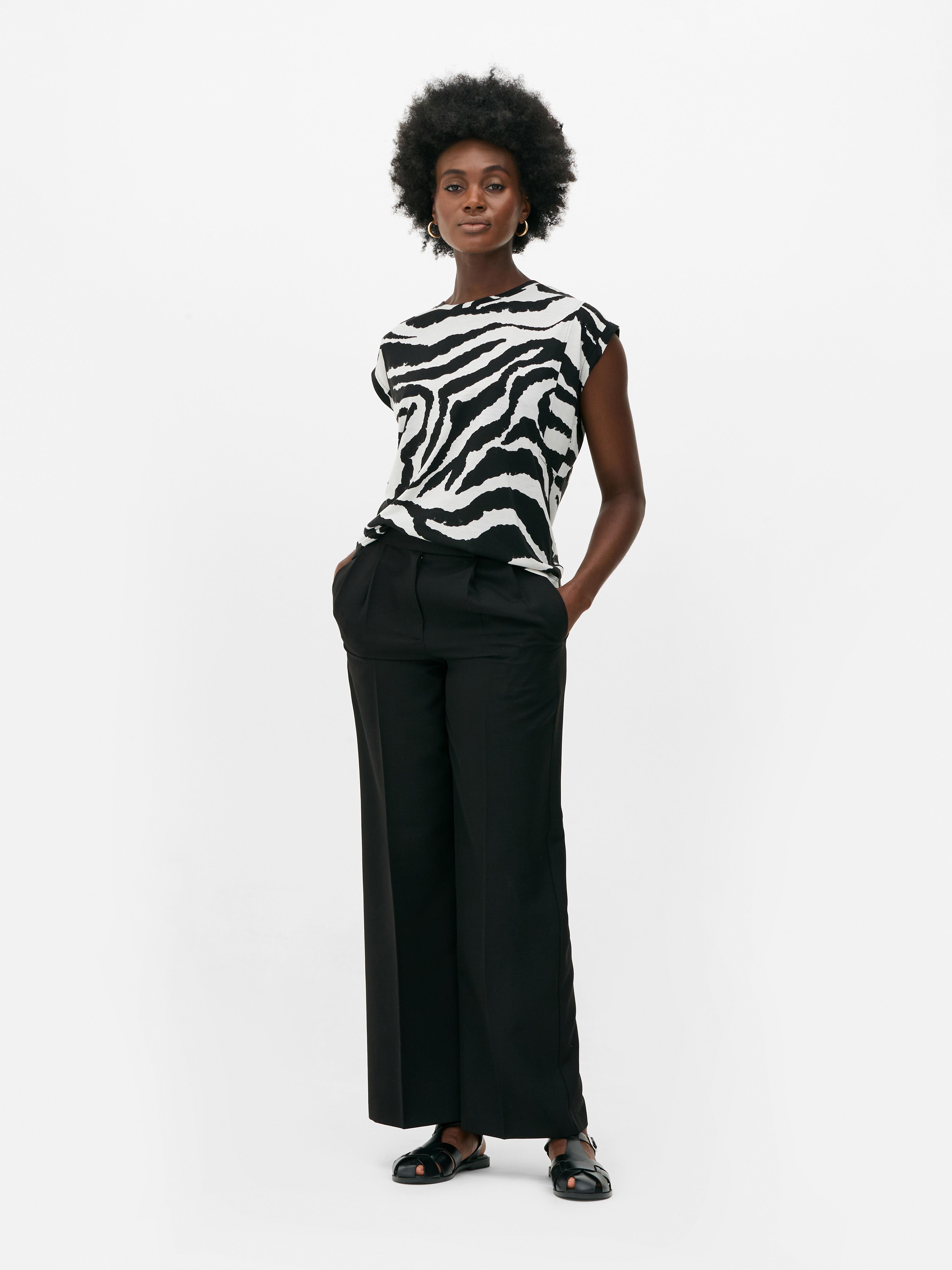 Seam Detail Short Sleeve Top