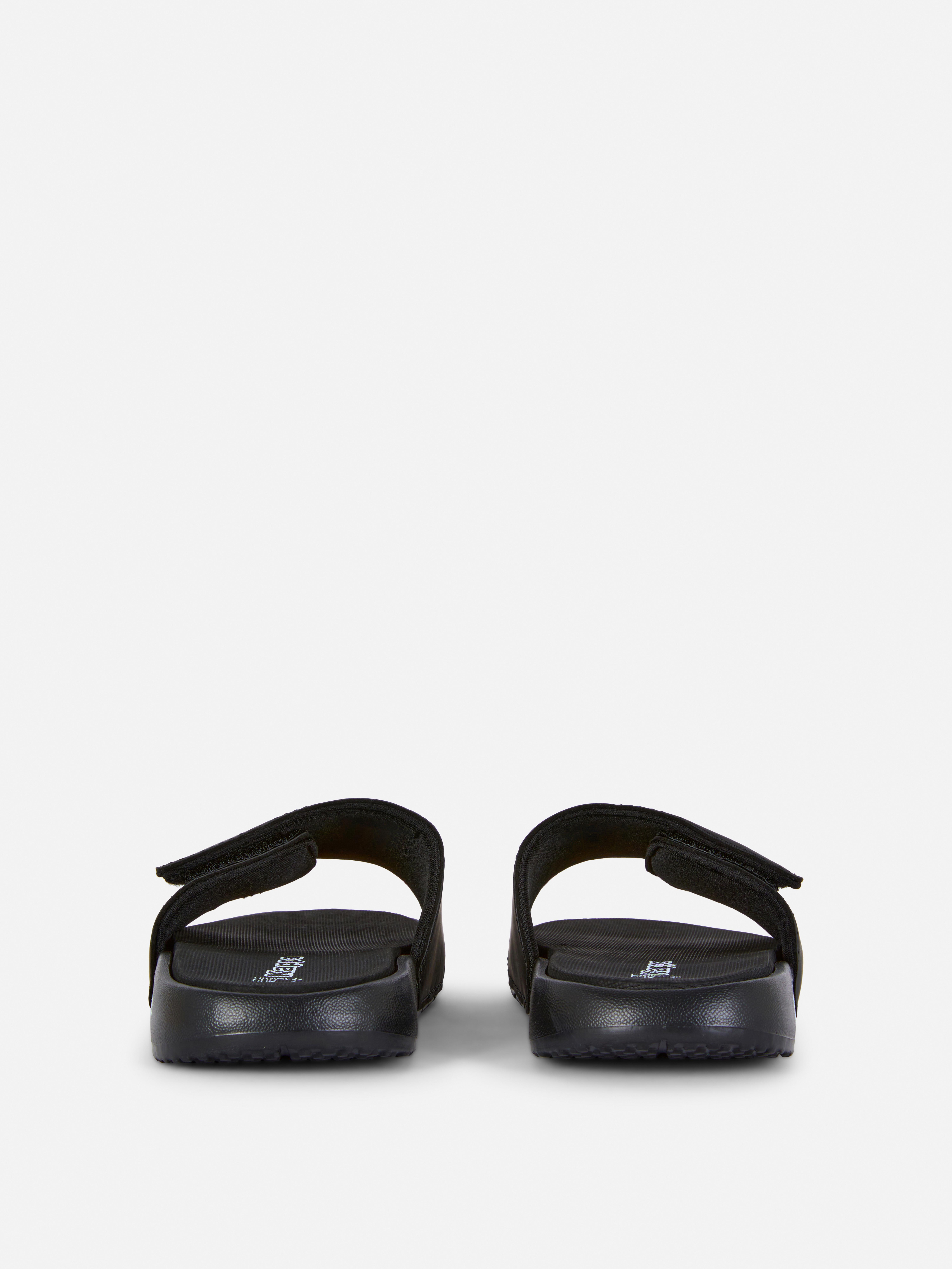 „Kappa x Primark“ Badesandalen