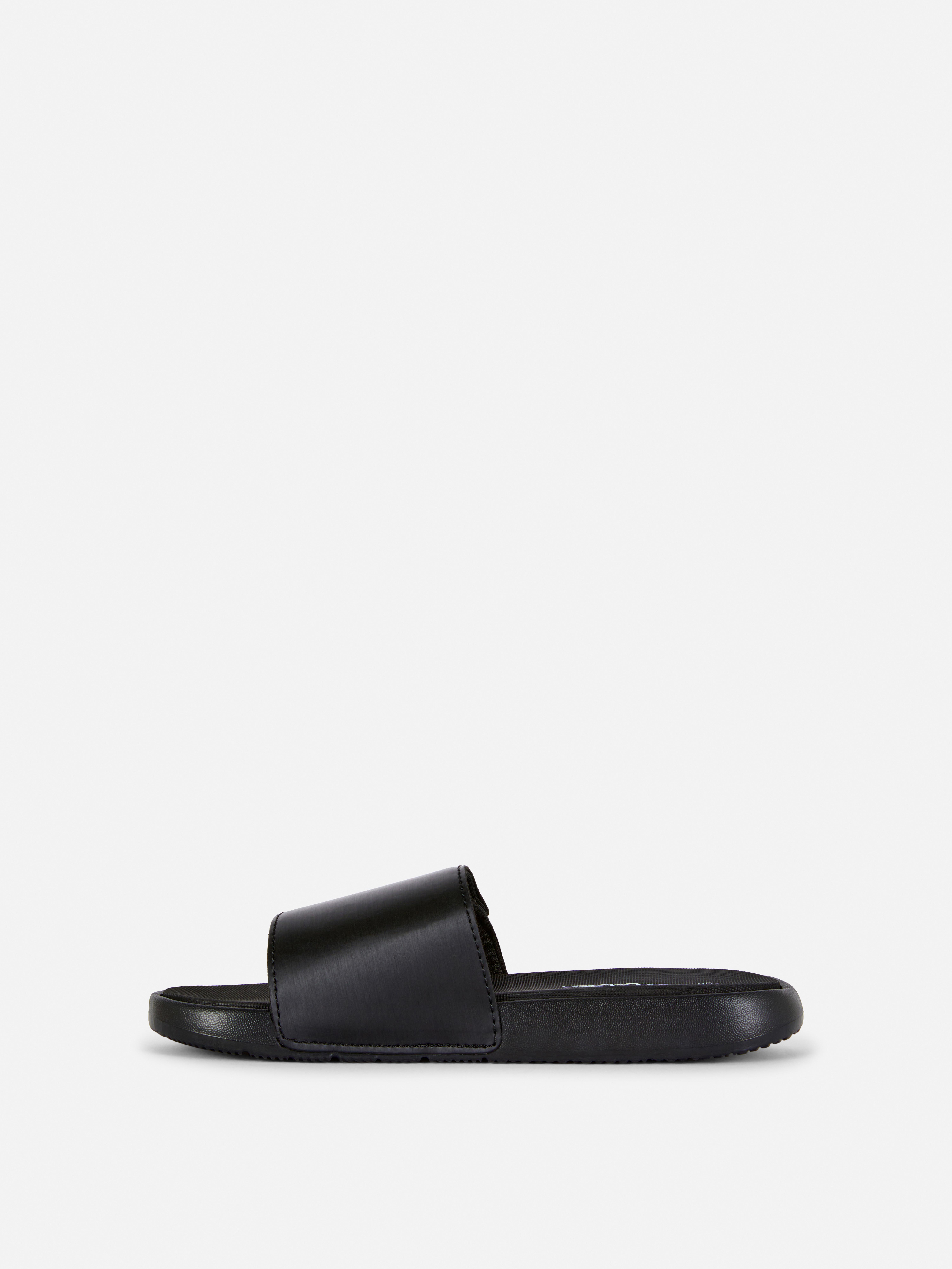 „Kappa x Primark“ Badesandalen