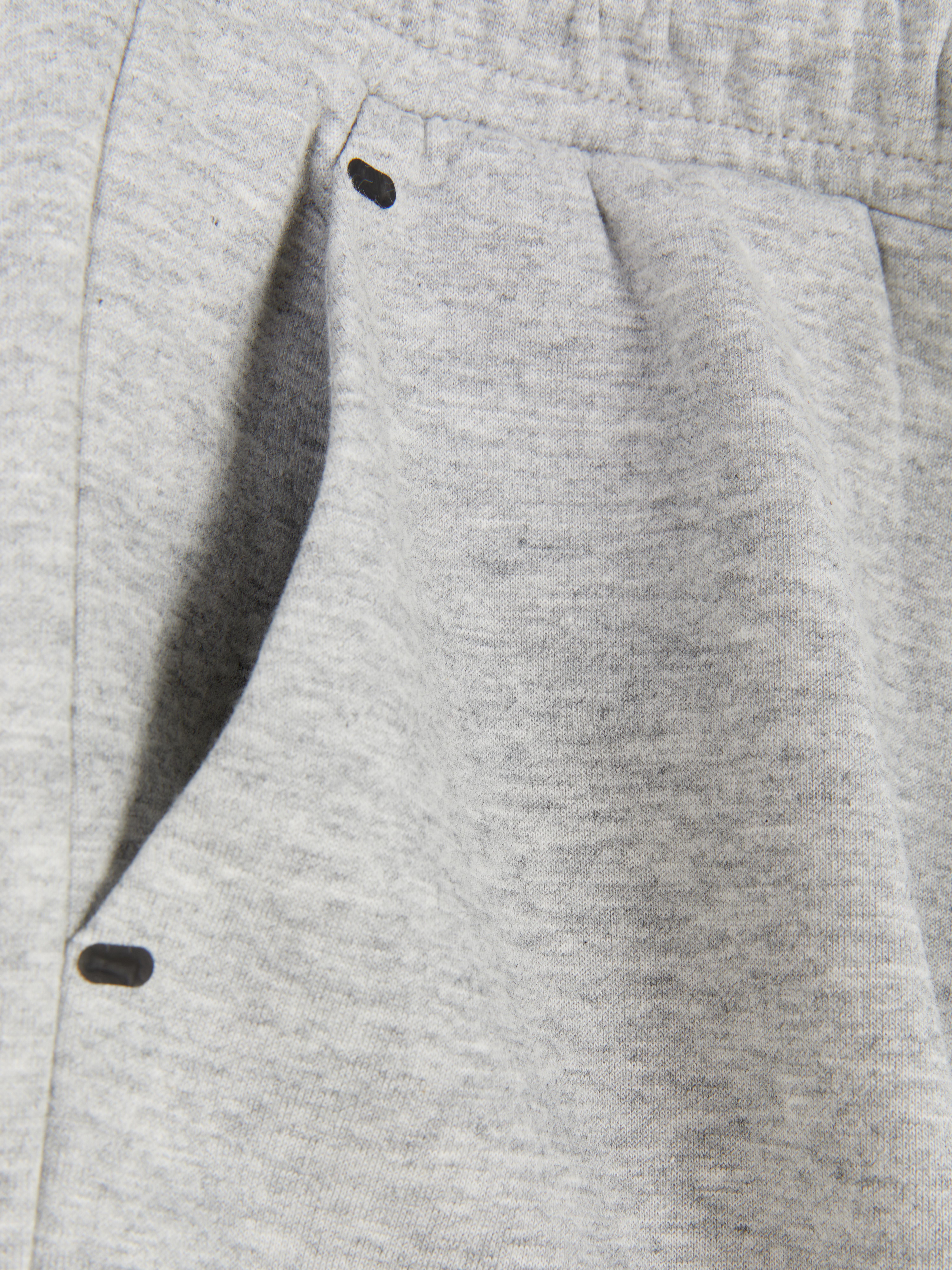 Pantalones cortos con paneles y cordón de ajuste