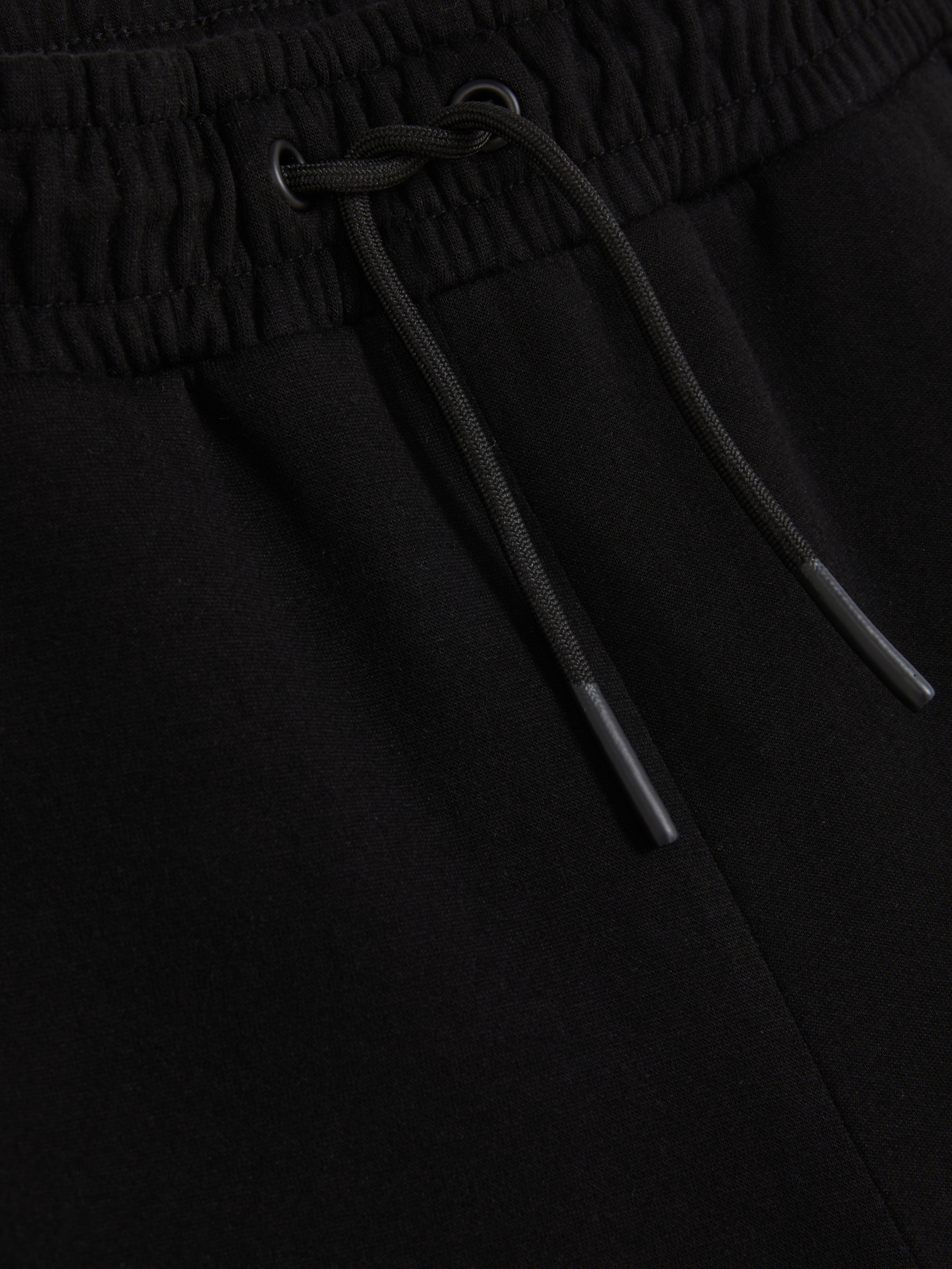 Pantalones cortos con paneles y cordón de ajuste