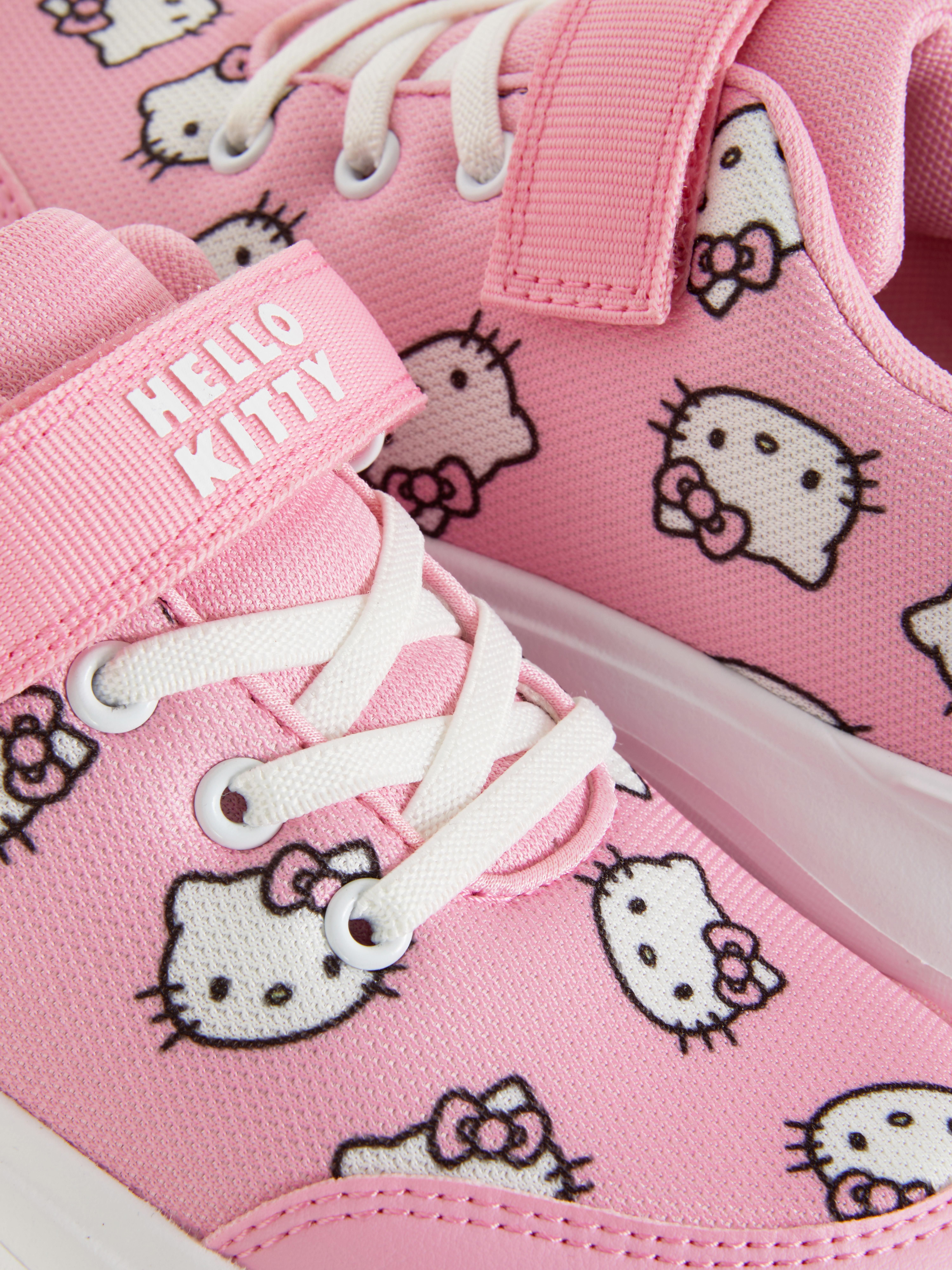 „Hello Kitty“ Sneaker