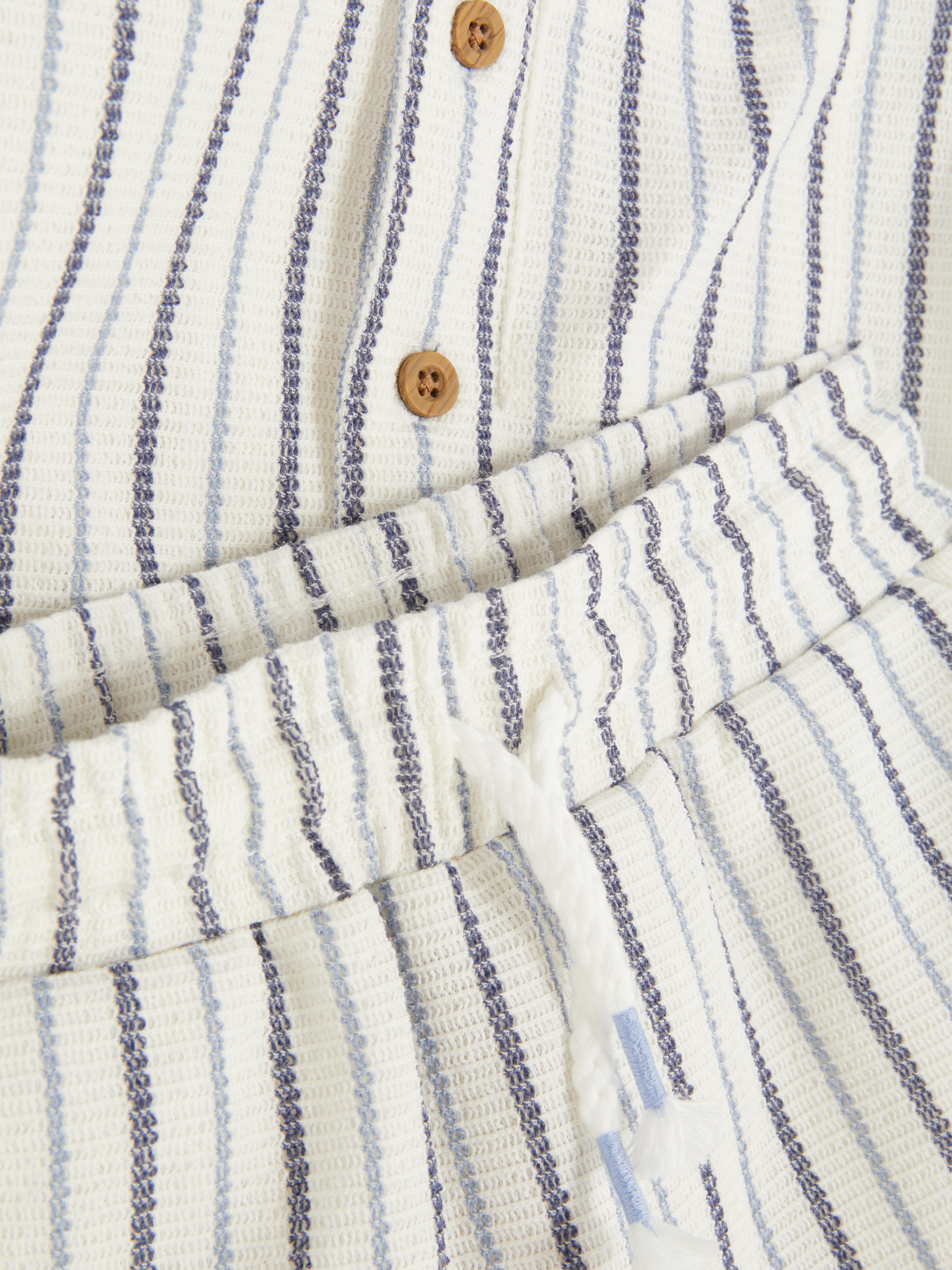 Strickhemd mit Knopfleiste und Shorts im Set