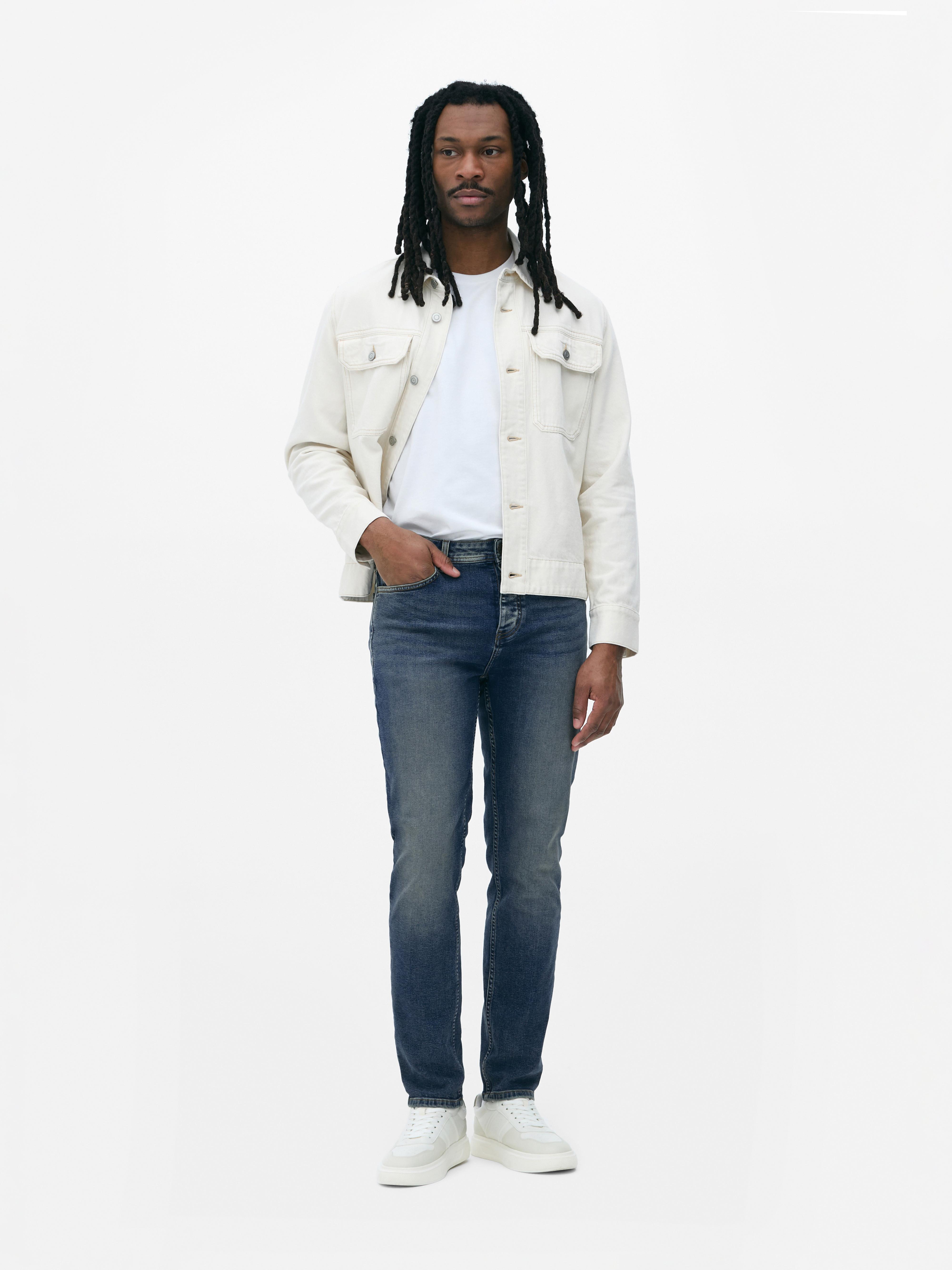 Stretchjeans met aansluitende pijpen