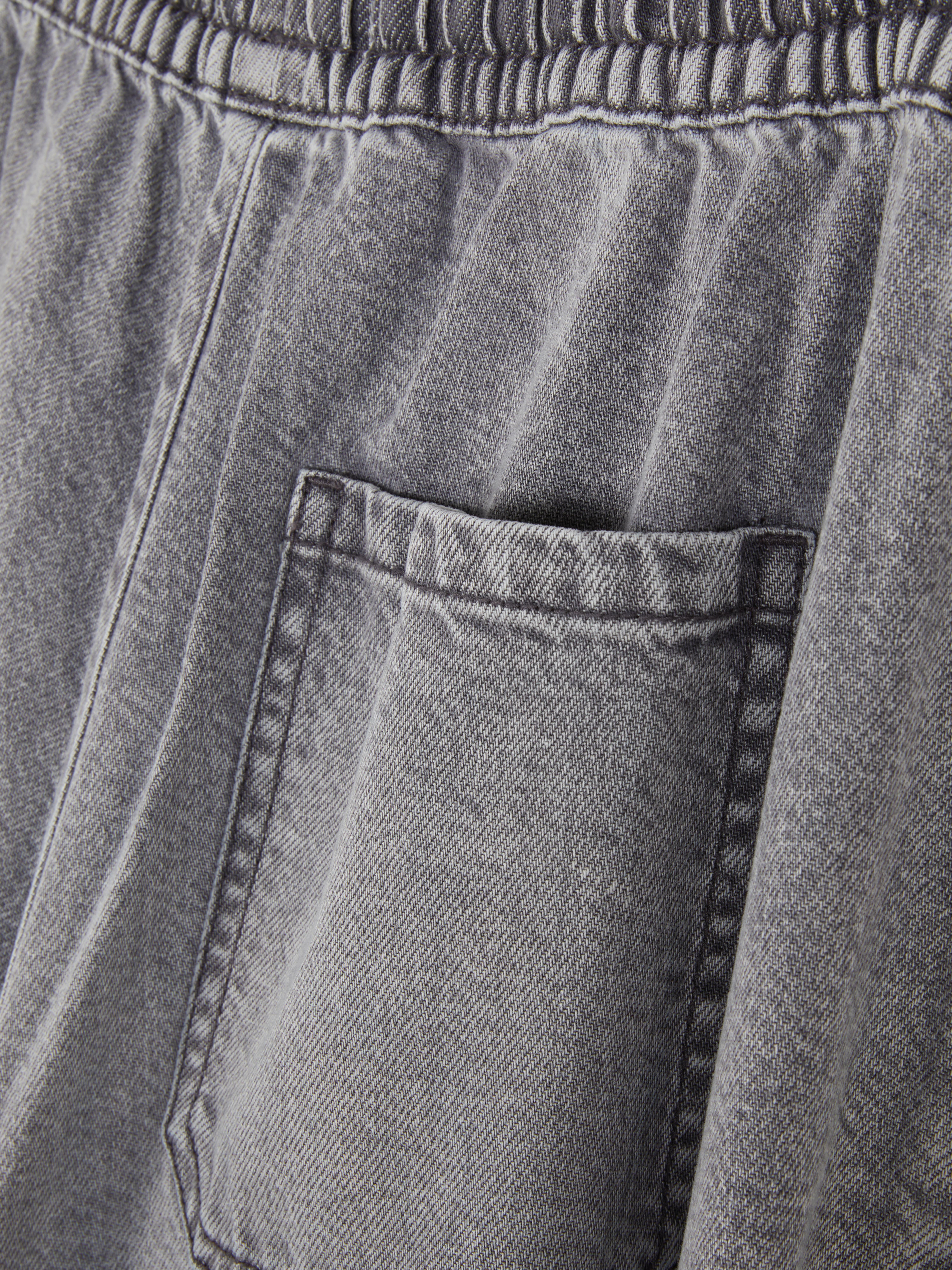 Wide Leg Jogger Jeans