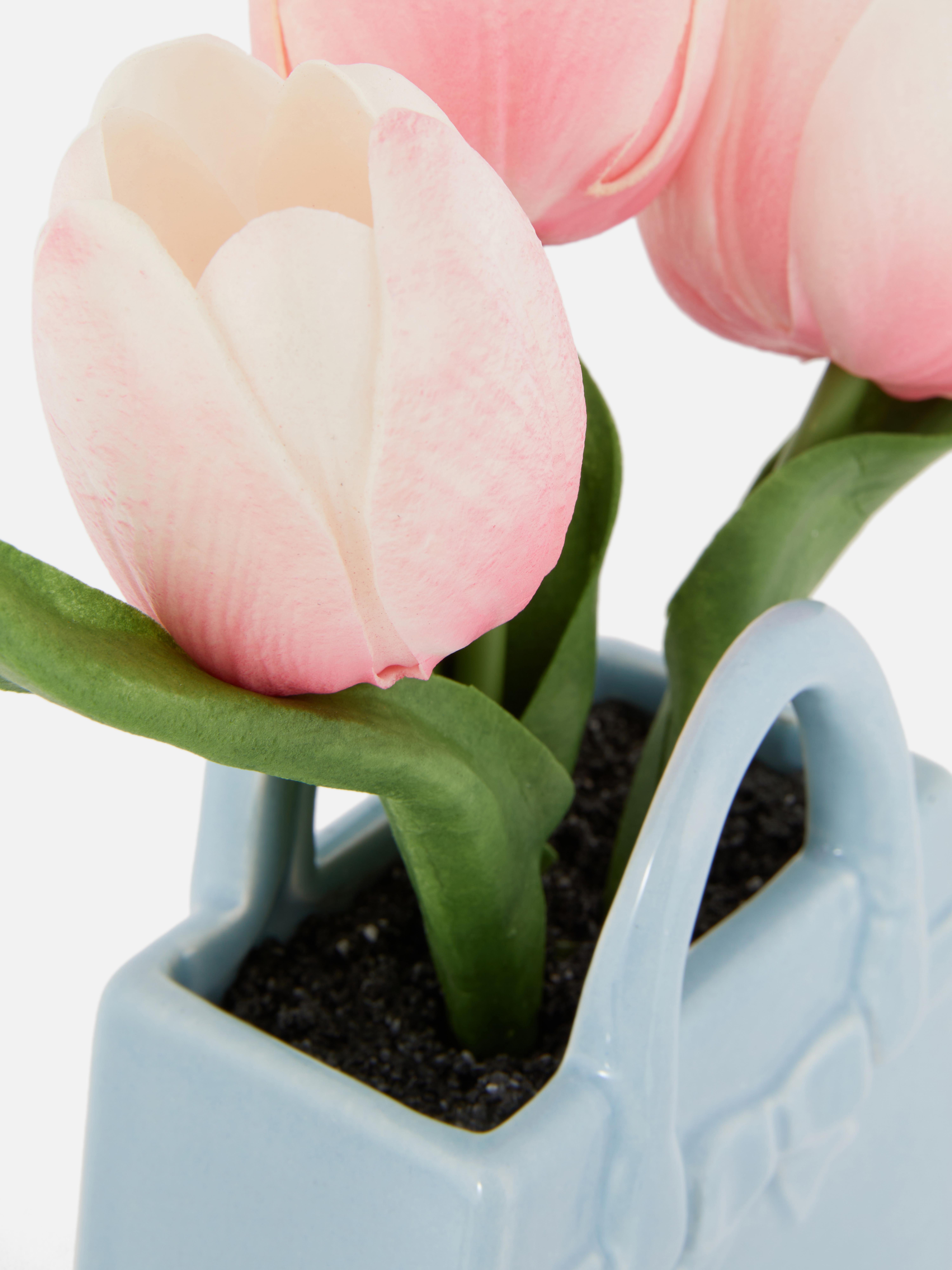 Aplique decorativo con tulipanes artificiales
