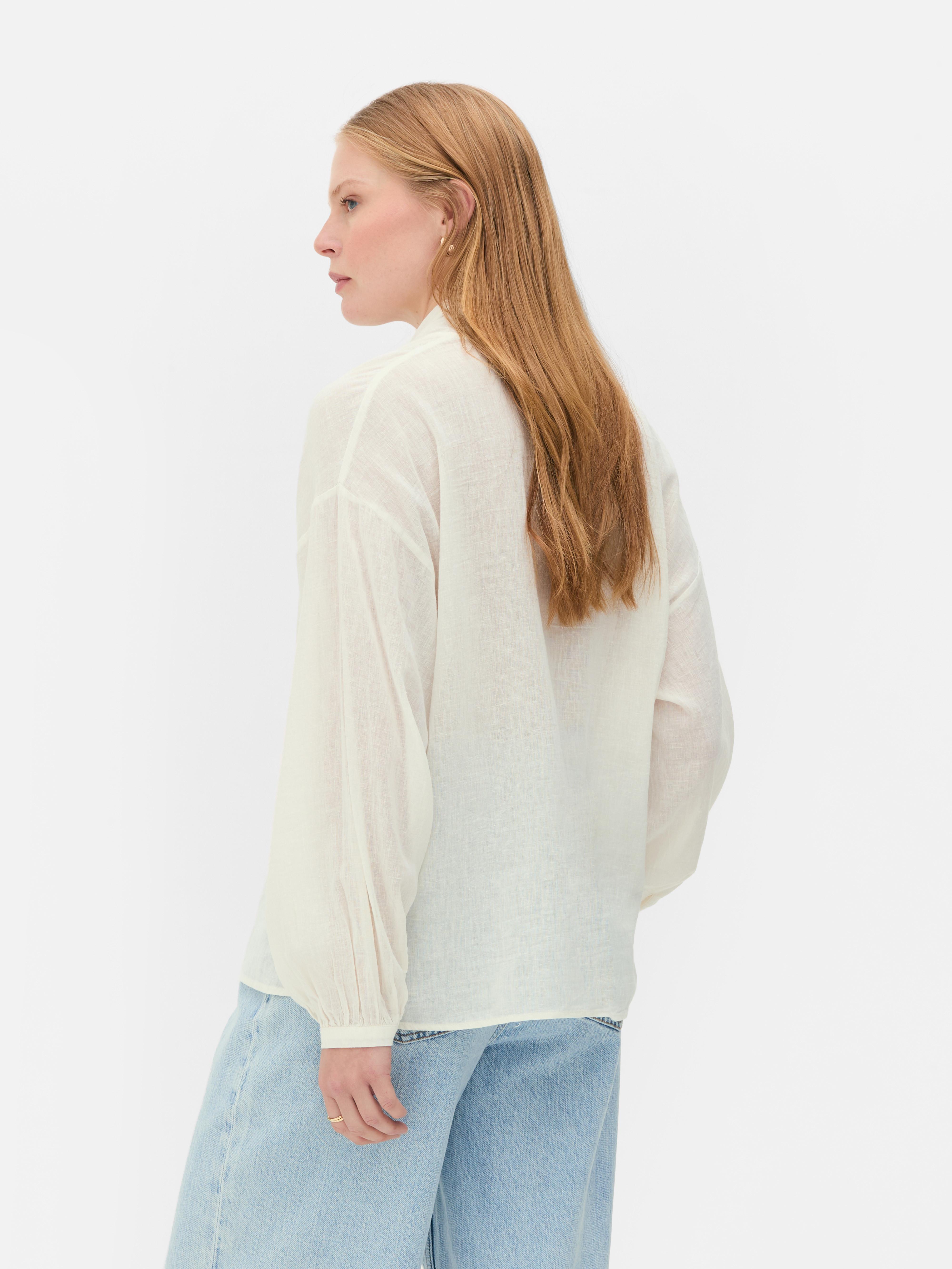 Blouse met strikkraag The Edit