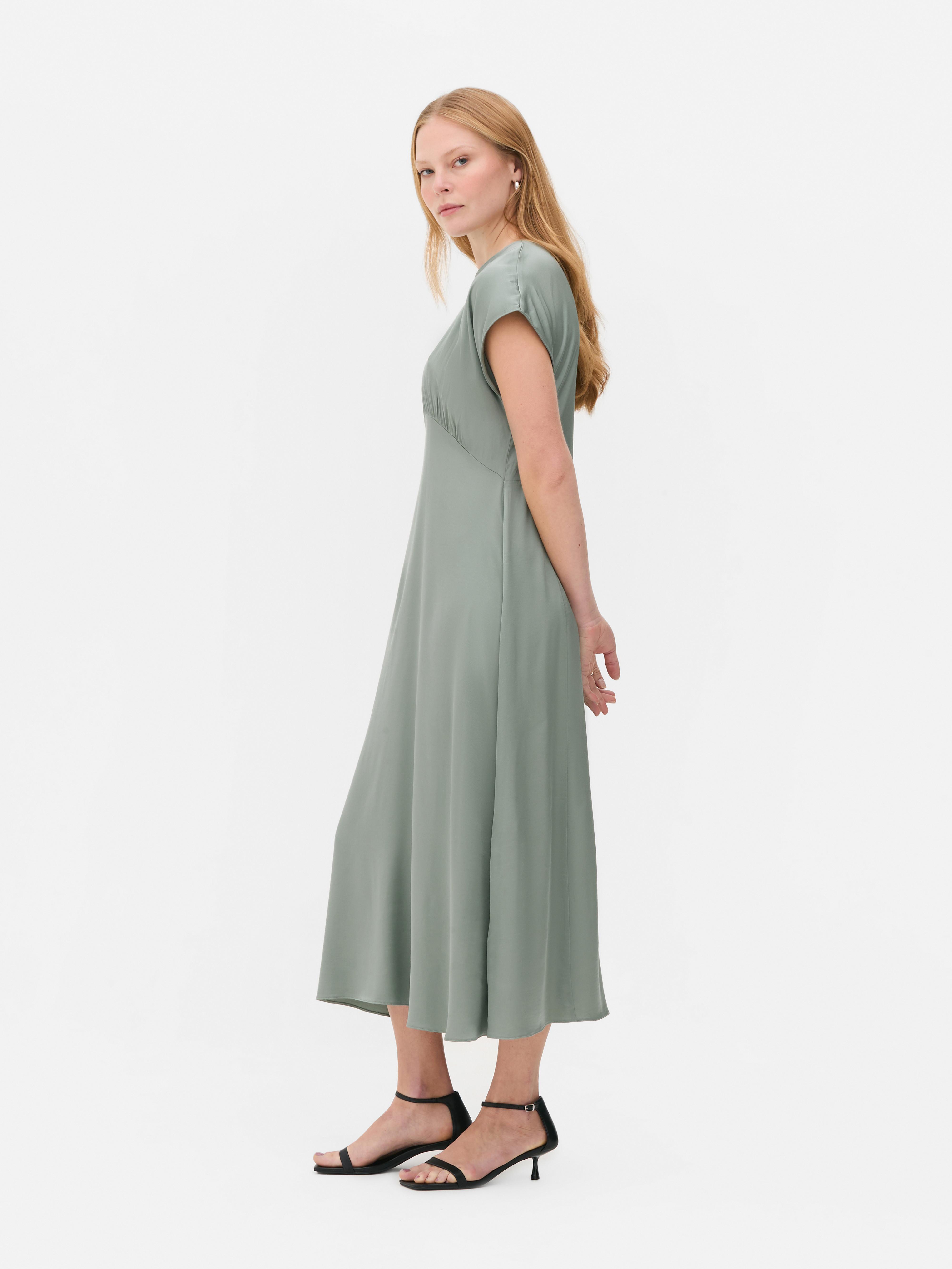 Robe mi-longue en satin The Edit