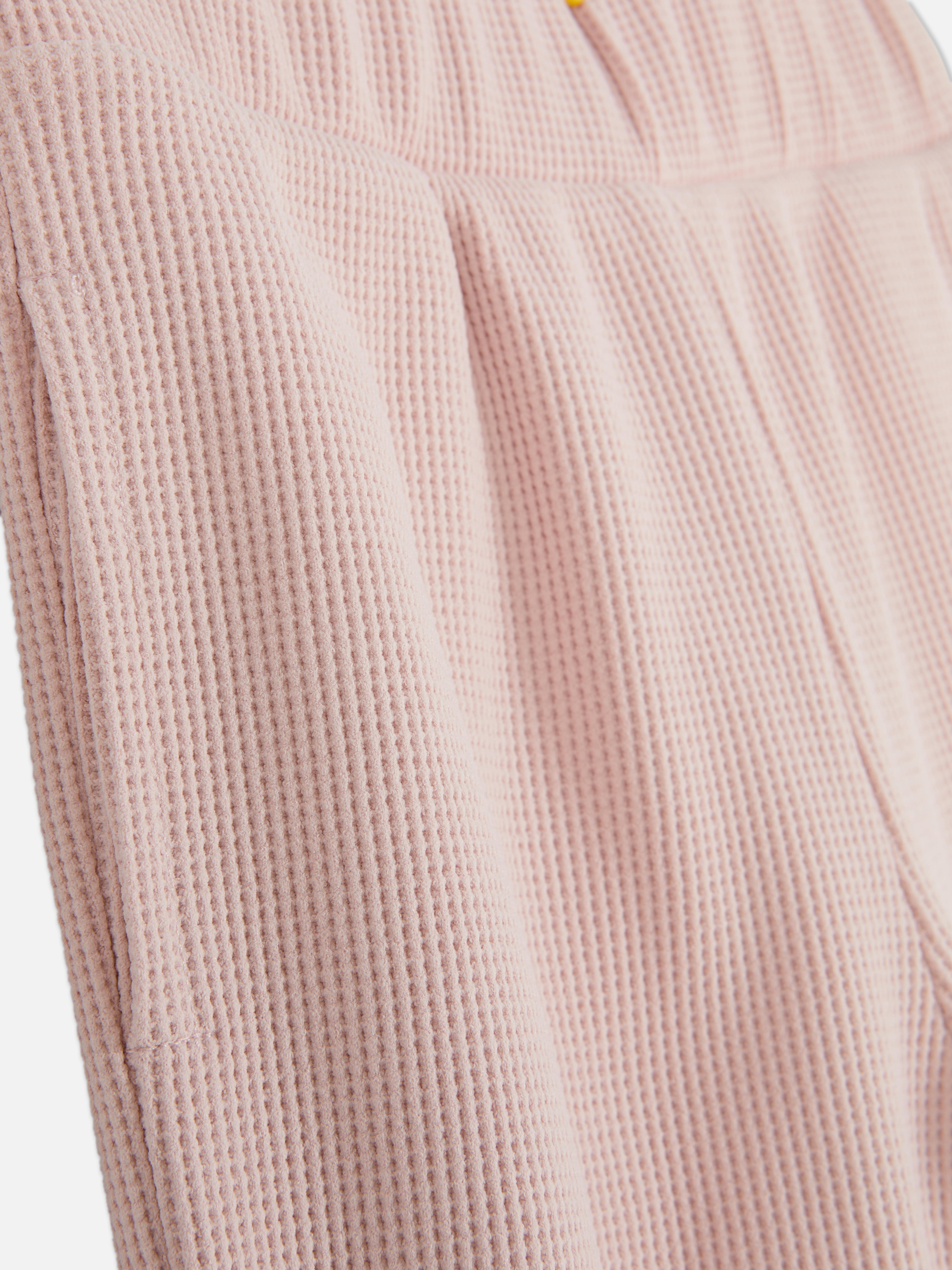 Pantalones elásticos gofrados