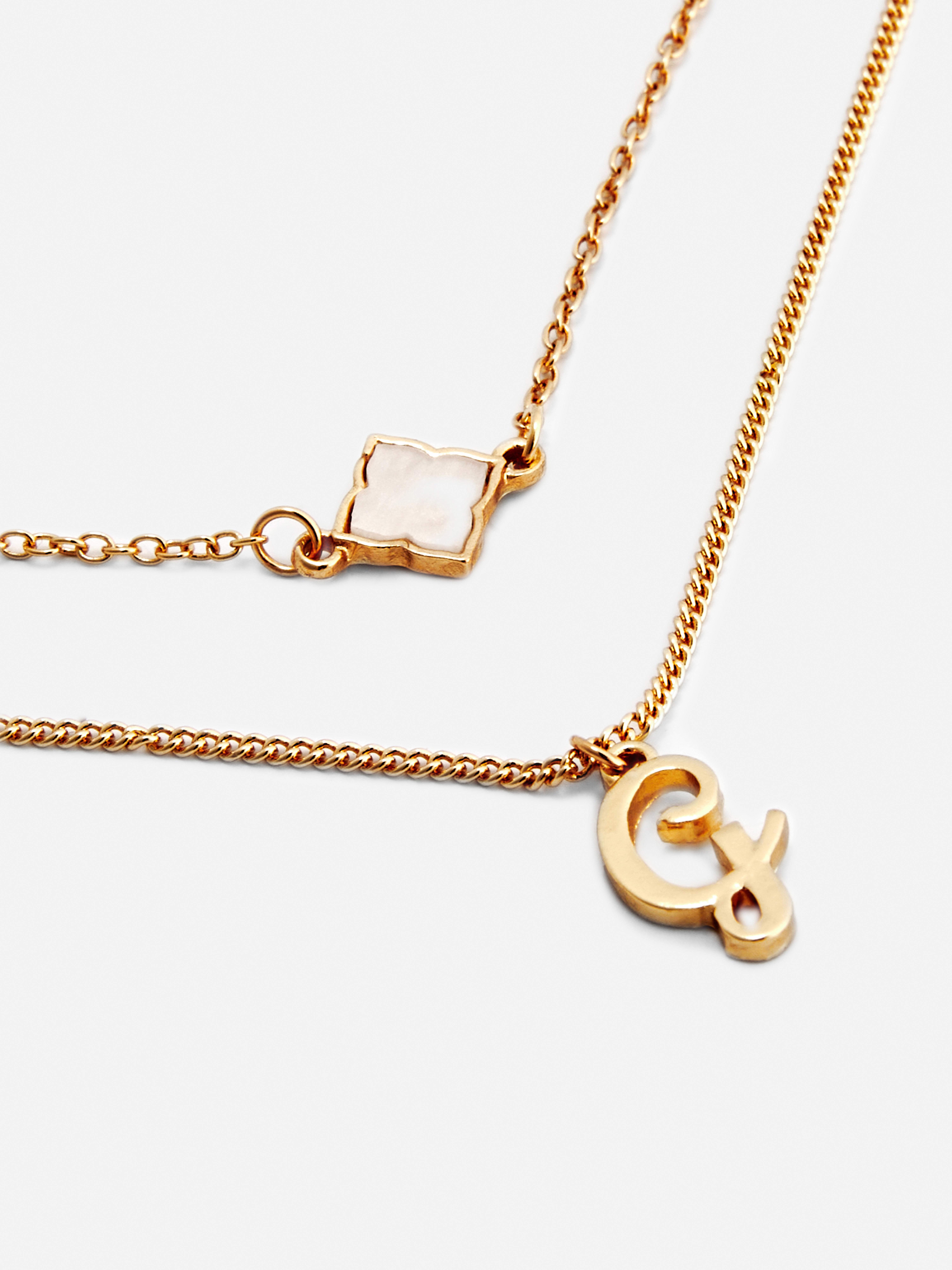 Double collier à initiale