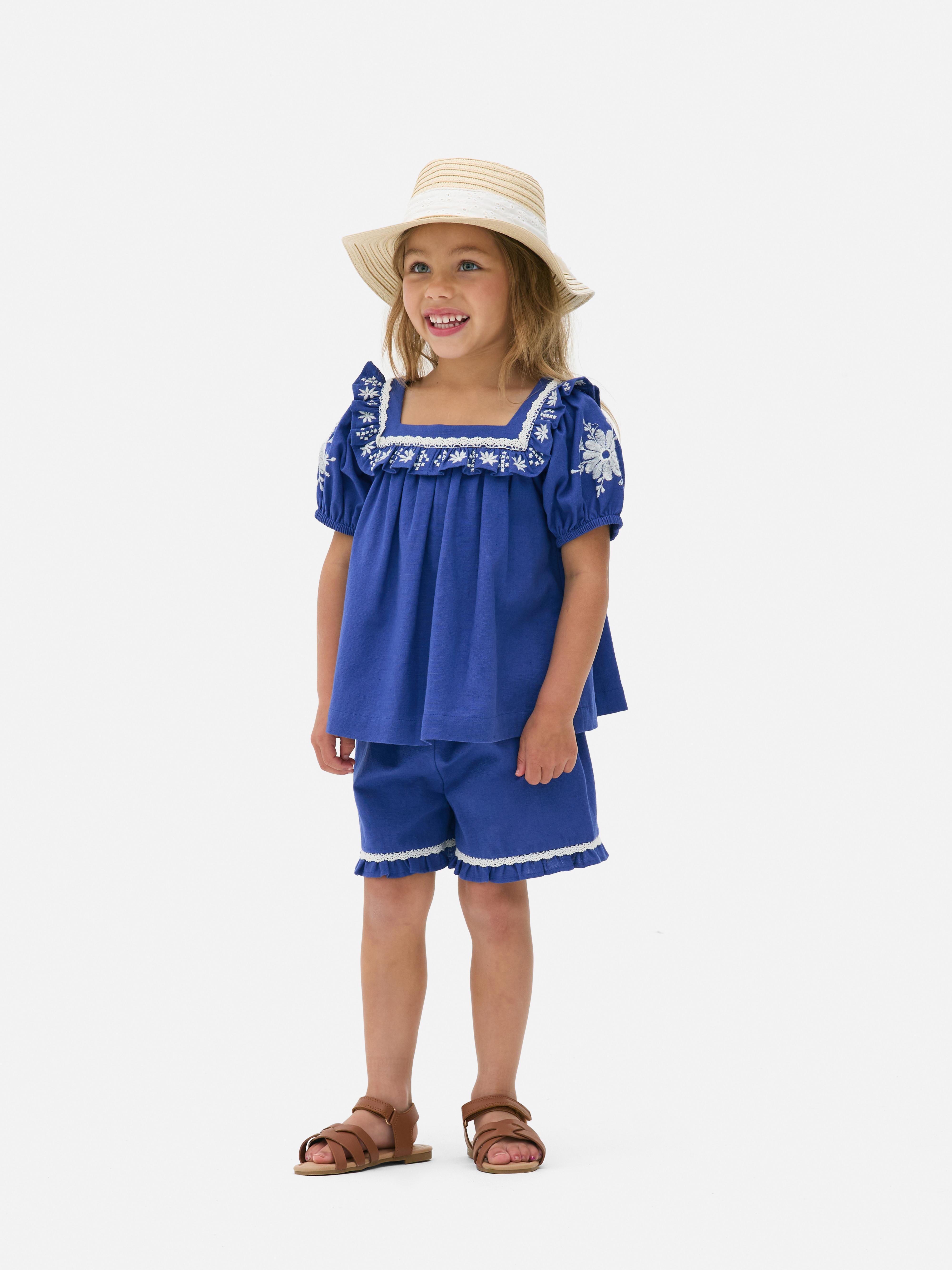 1,5–8 Jahre | Bluse mit Blumenstickerei und Shorts im Set