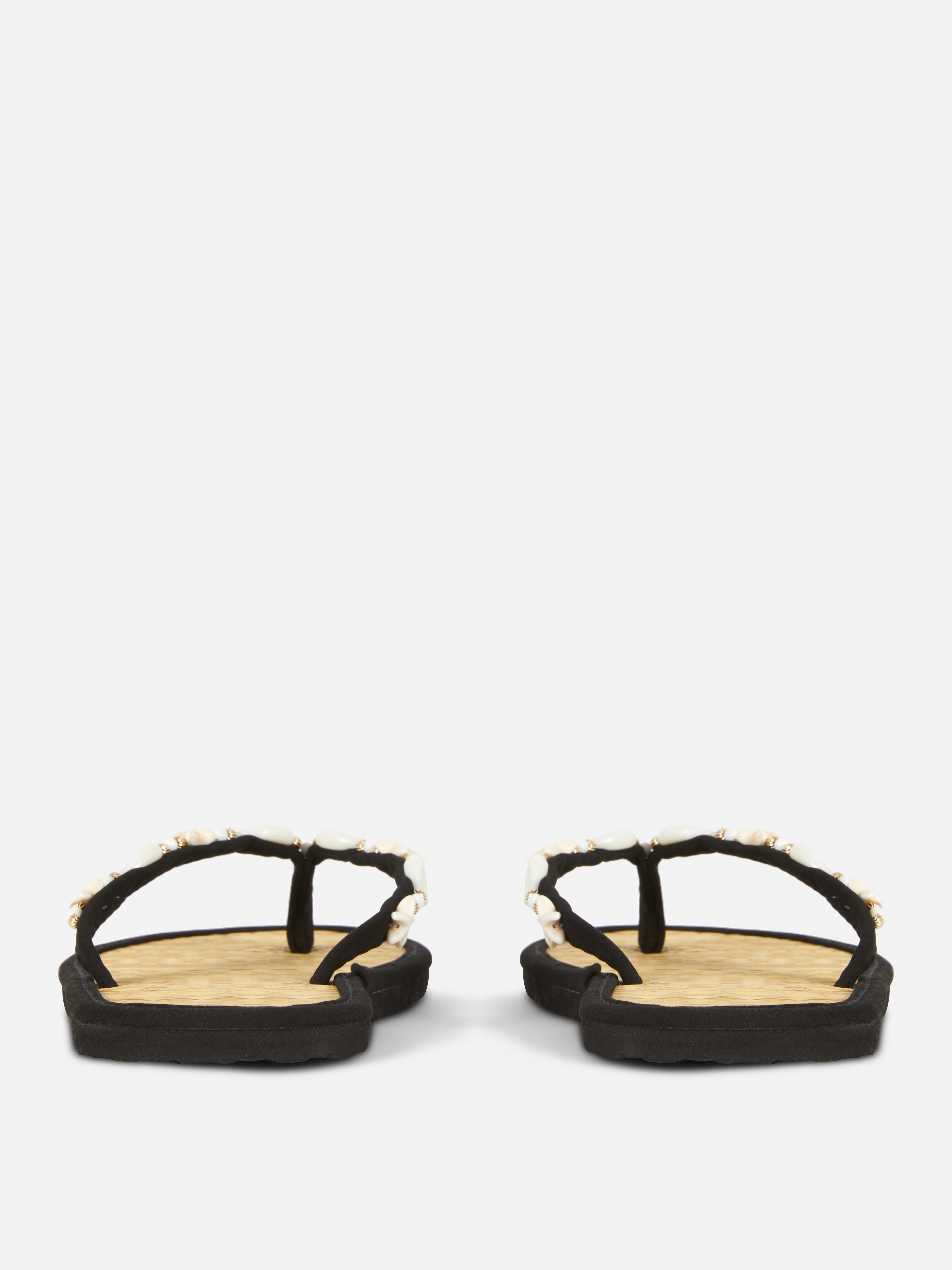Chanclas con cuentas de Paula Echevarría