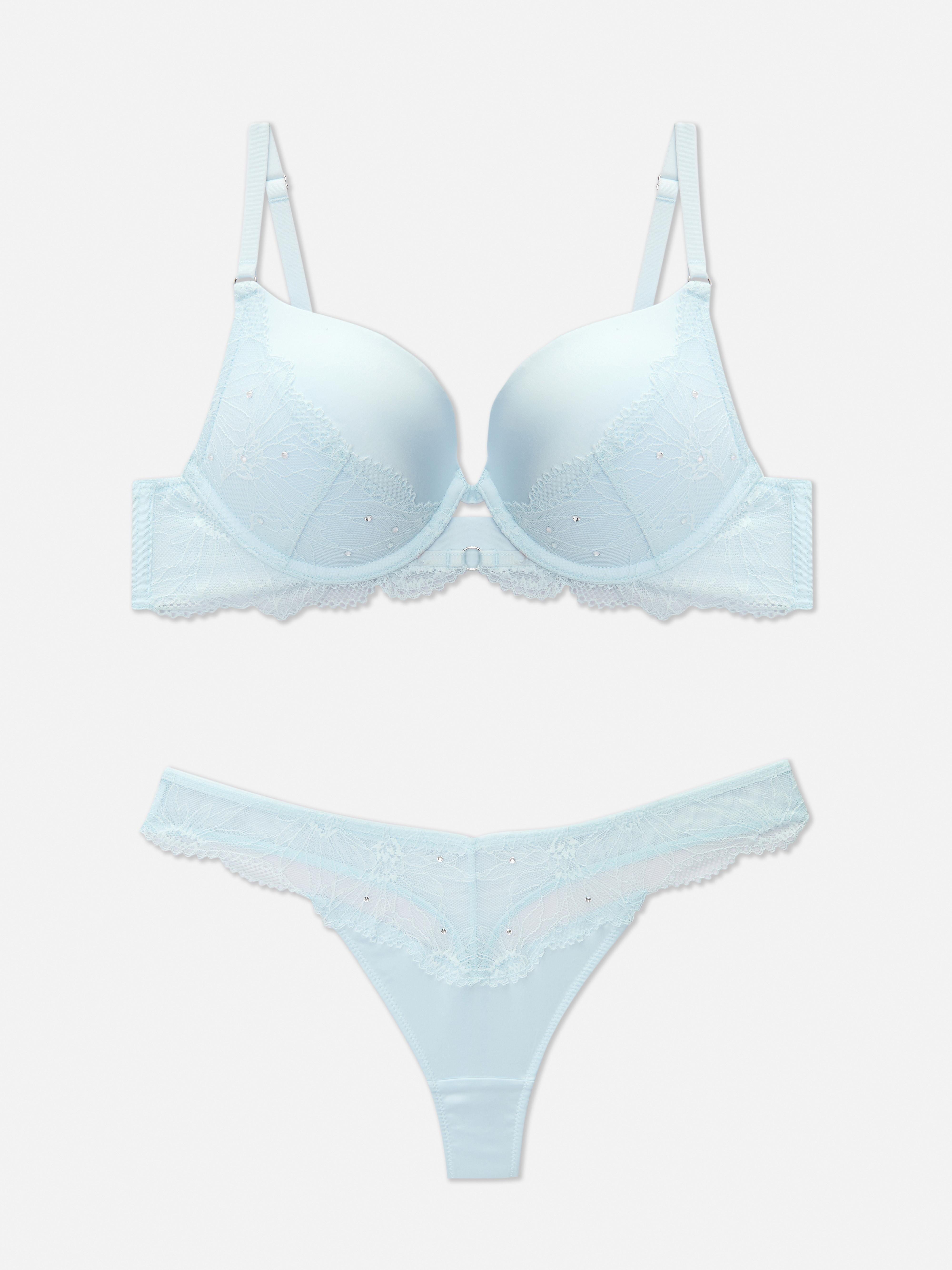 Lingerieset met push-upbeha van satijn en kant