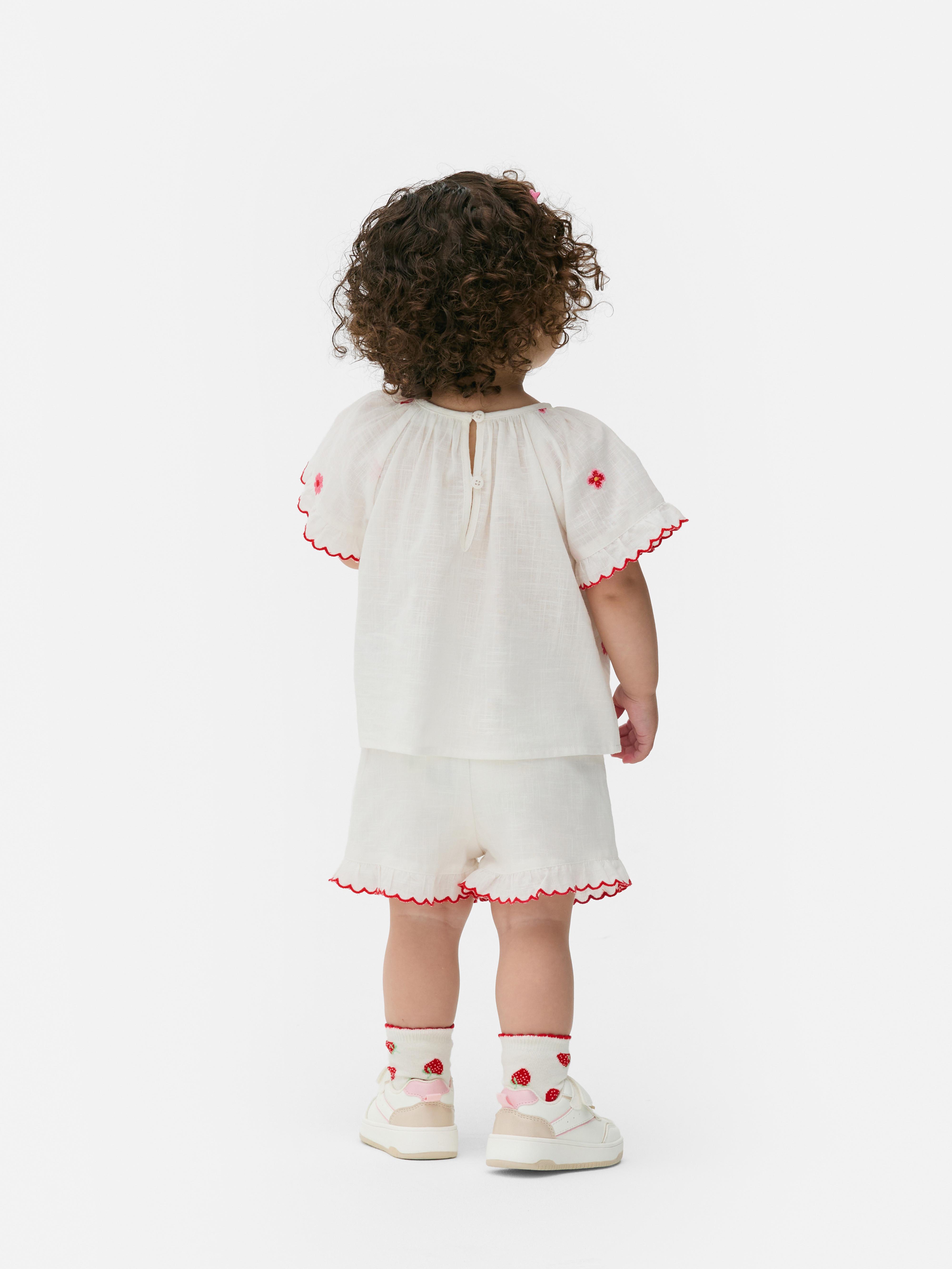Set aus Top und Shorts mit Blumenstickerei