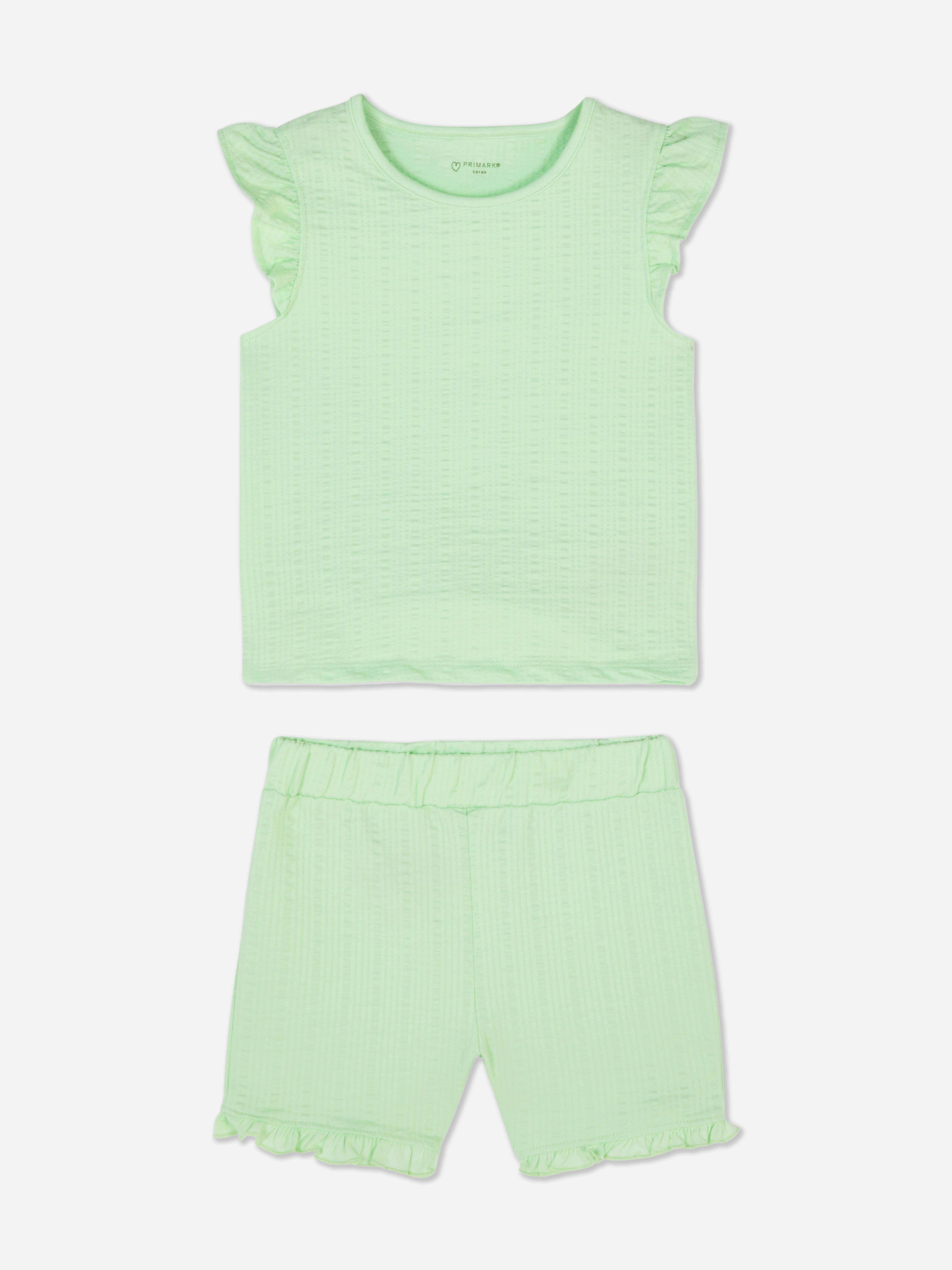 Set aus strukturiertem Oberteil und Shorts