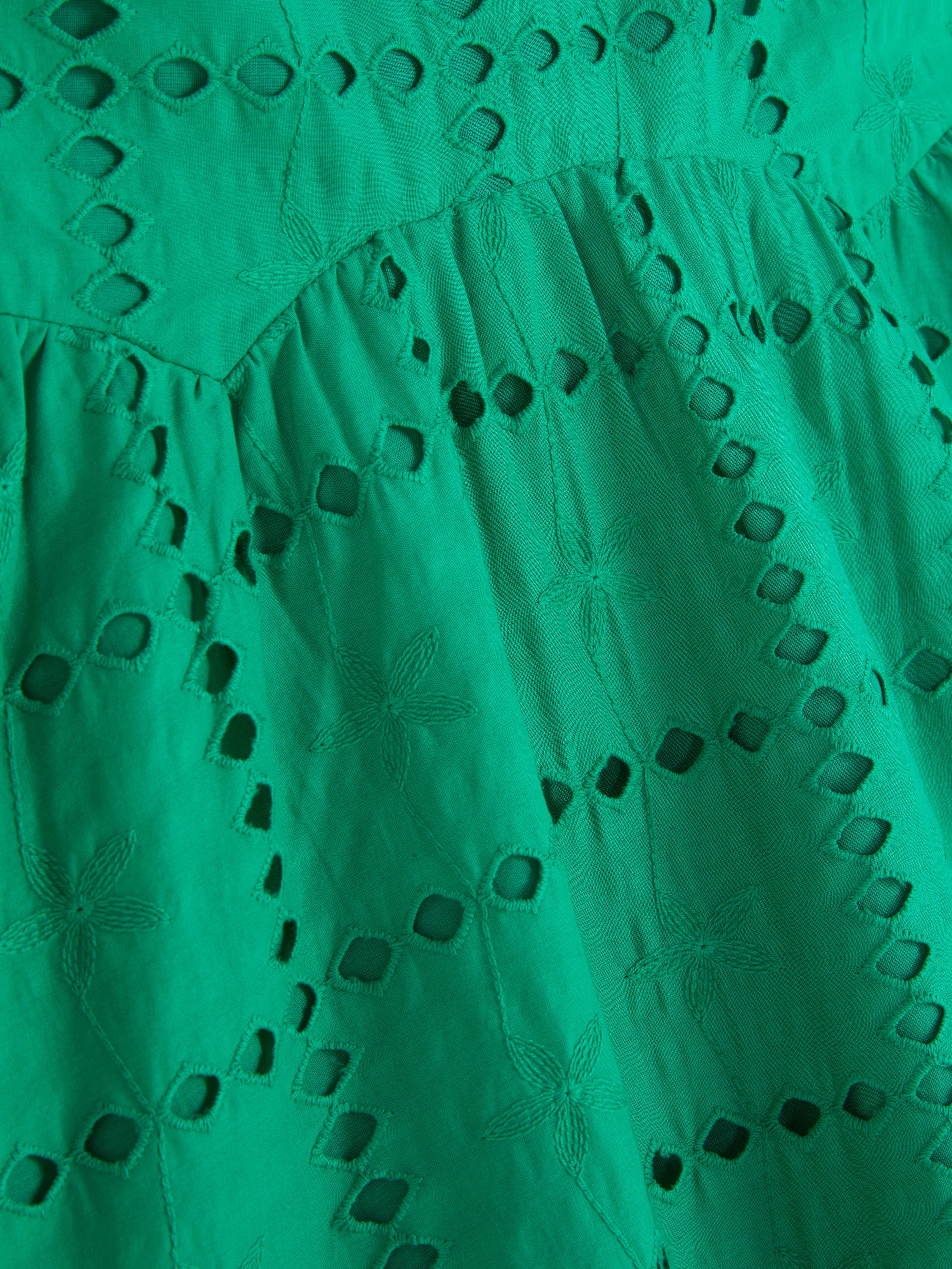 Kleid mit Lochstickerei