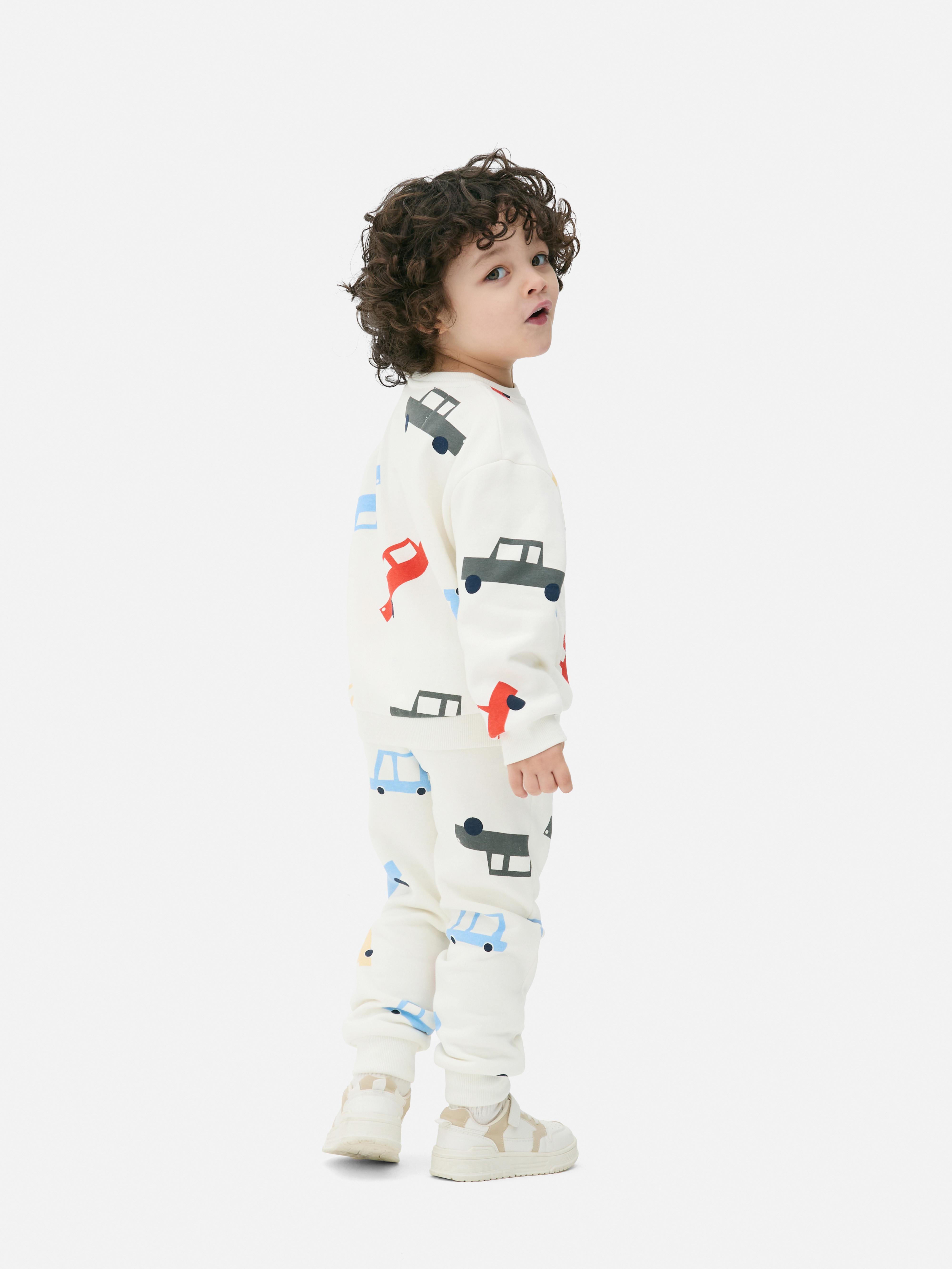 Completo felpa e pantaloni da tuta con auto