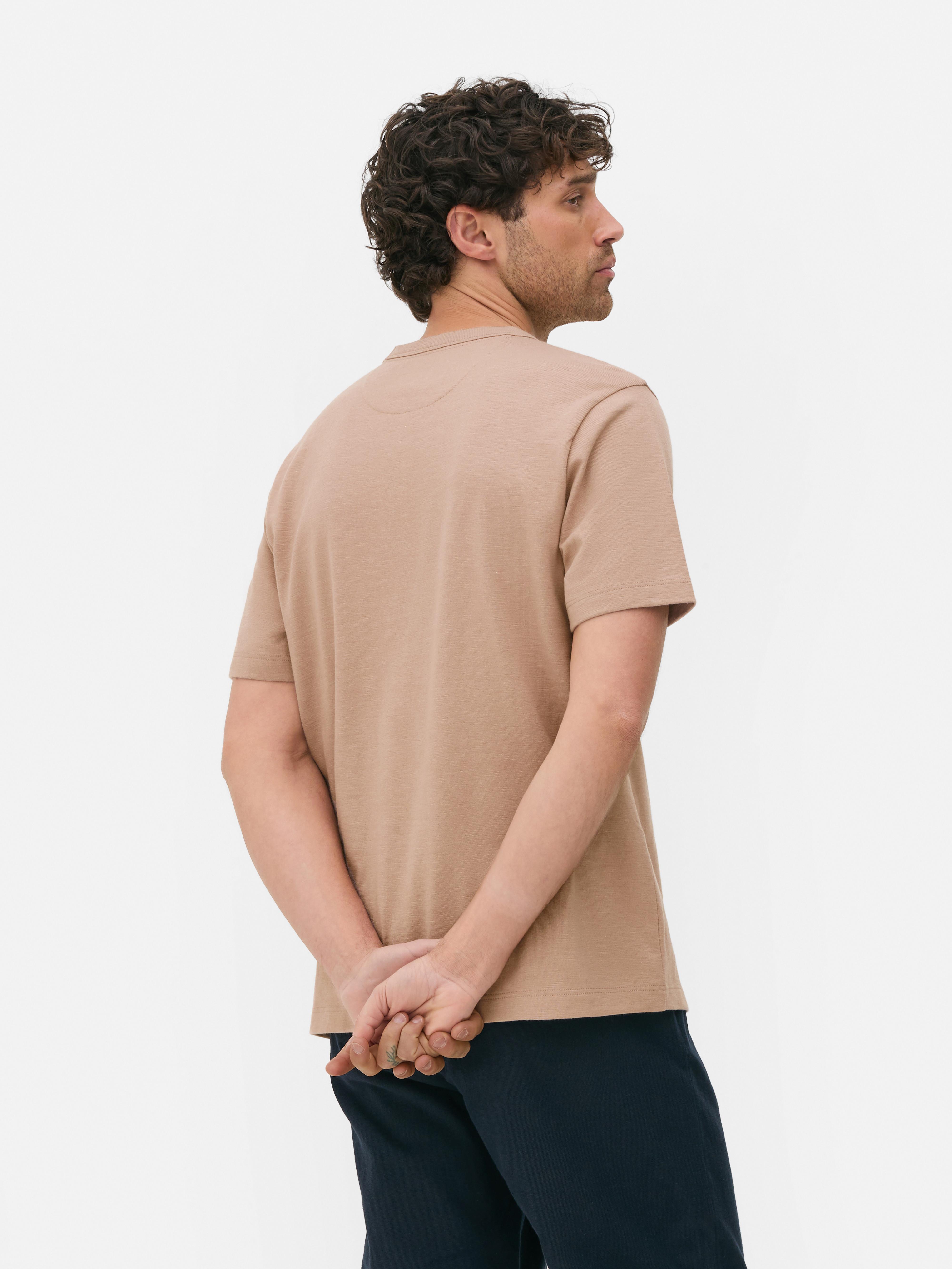 Kurzärmeliges „The Stronghold“ T-Shirt aus Flammengarn