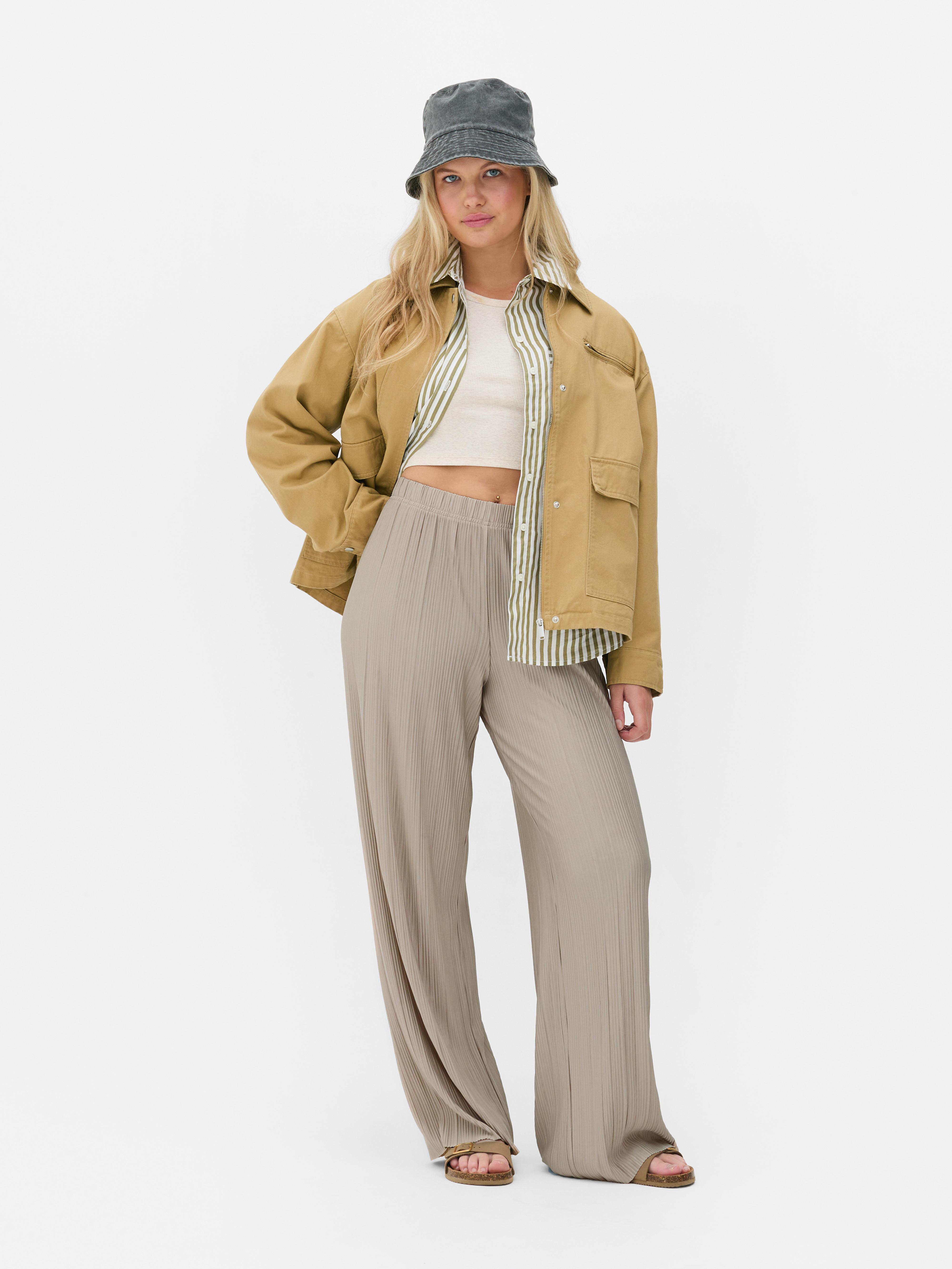 Plissierte Hose mit weitem Bein