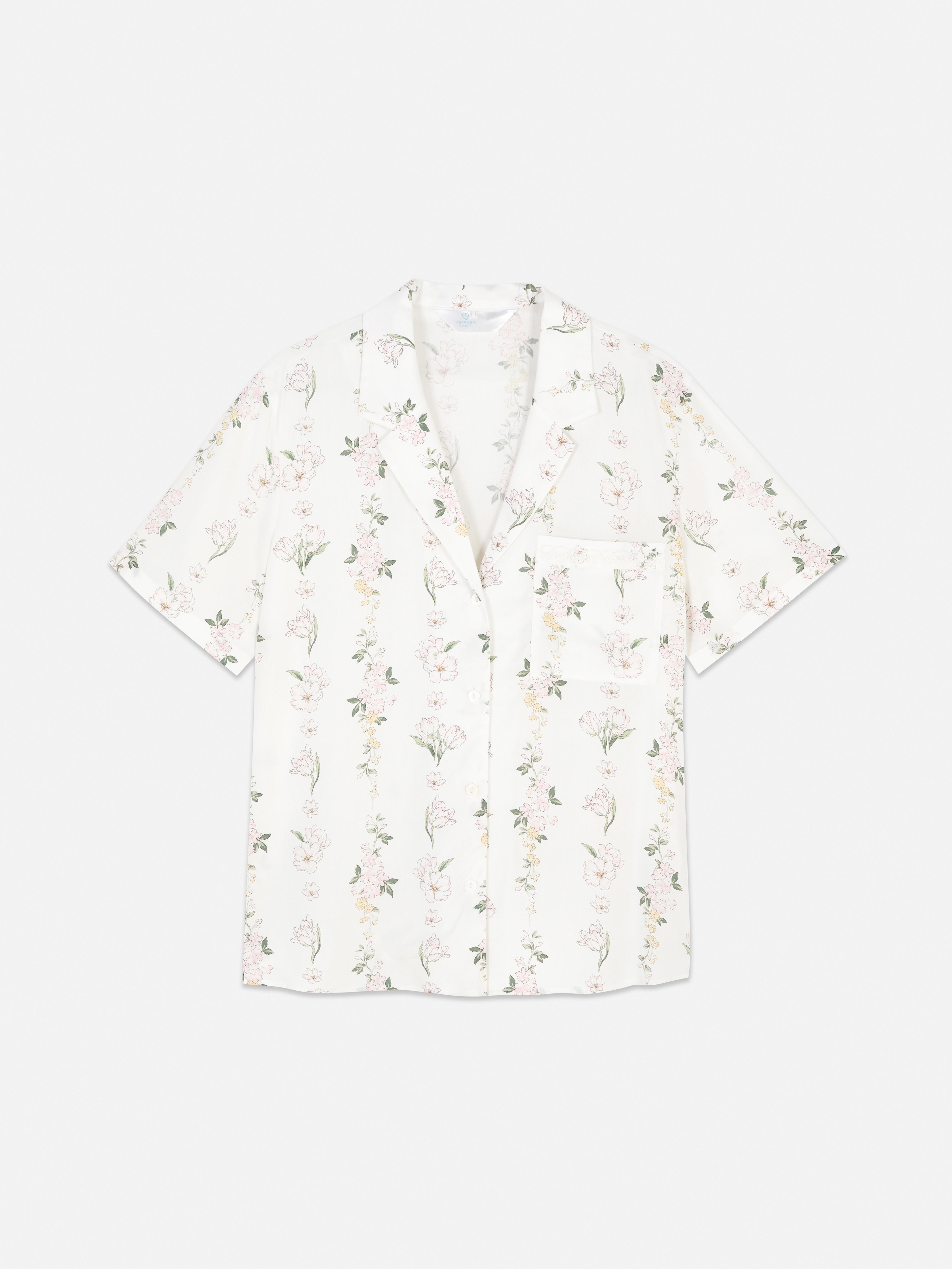 Parte de arriba de pijama con estampado floral