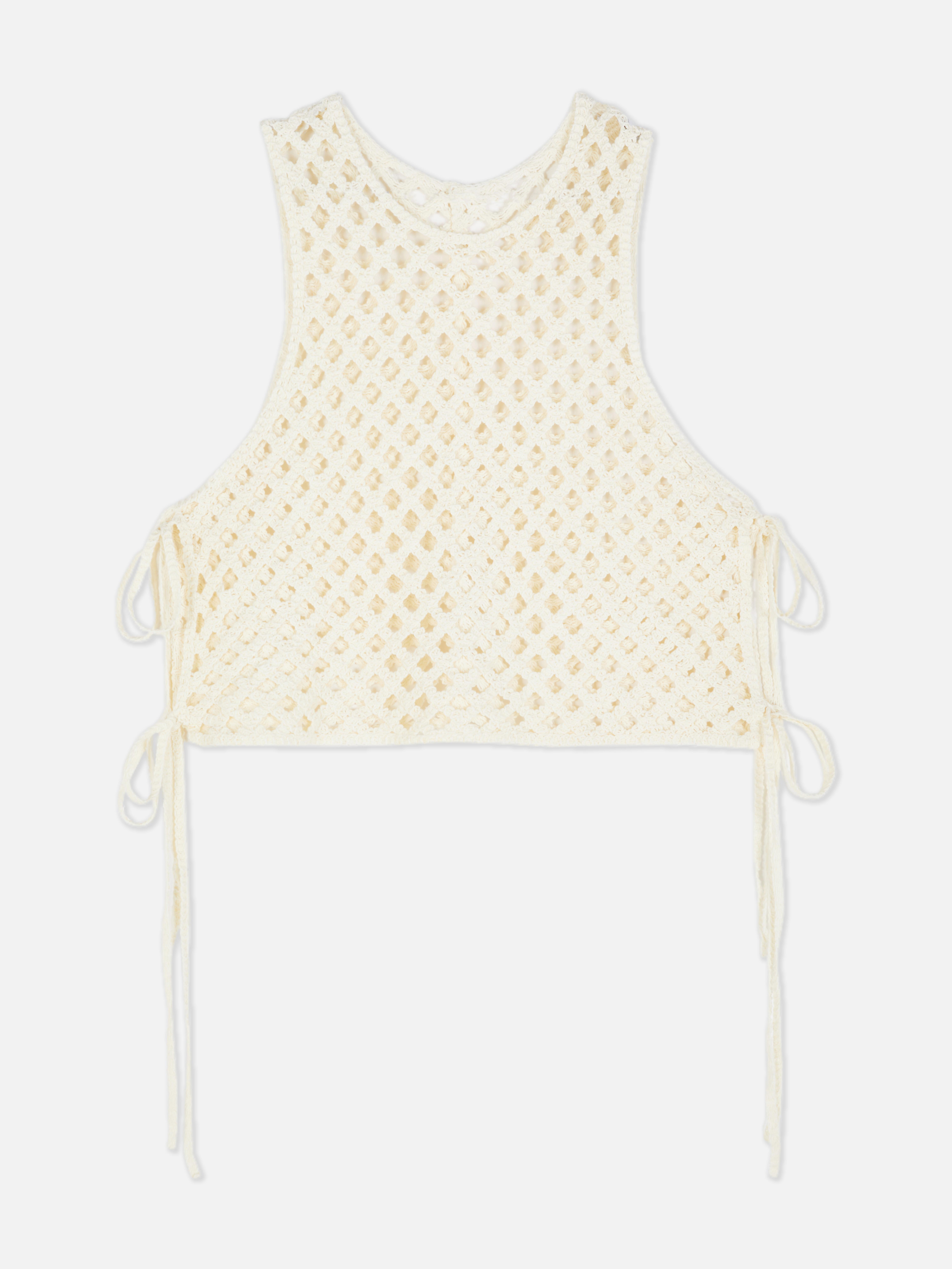 Háčkovaná vesta typu bib vest