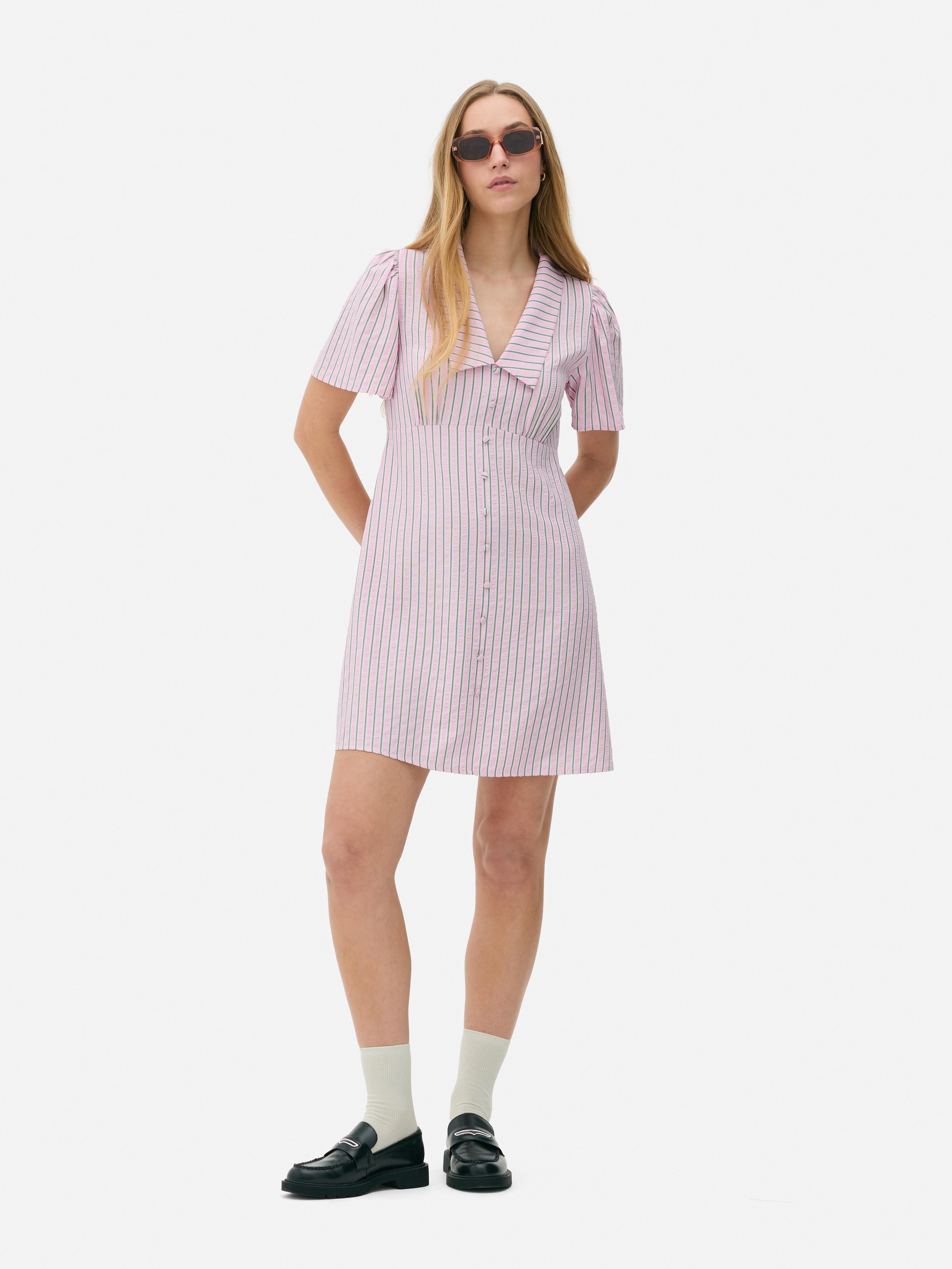 Mini robe cintrée rayée à col et boutons