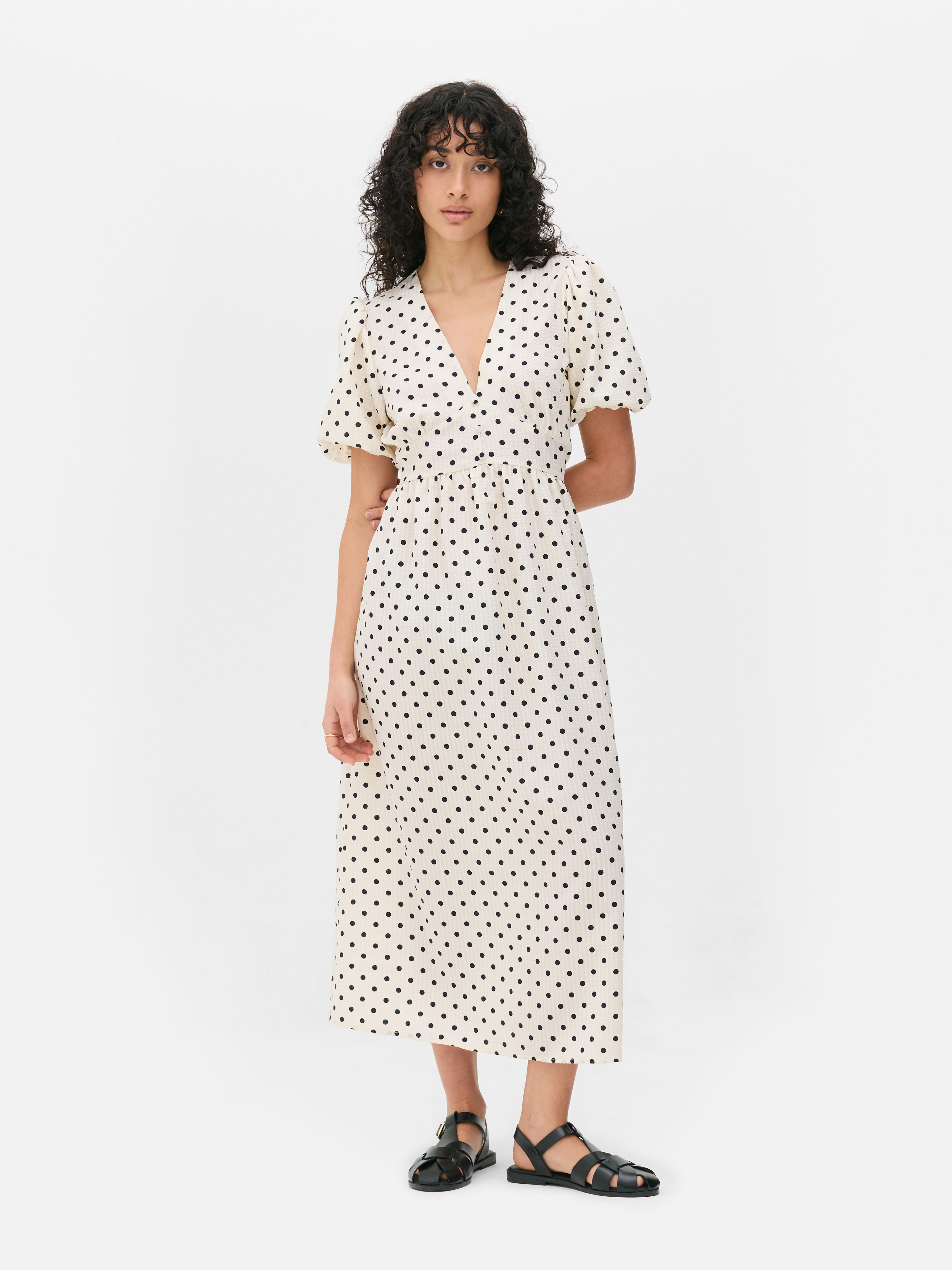 Vestido midi texturizado con botones de Primark
