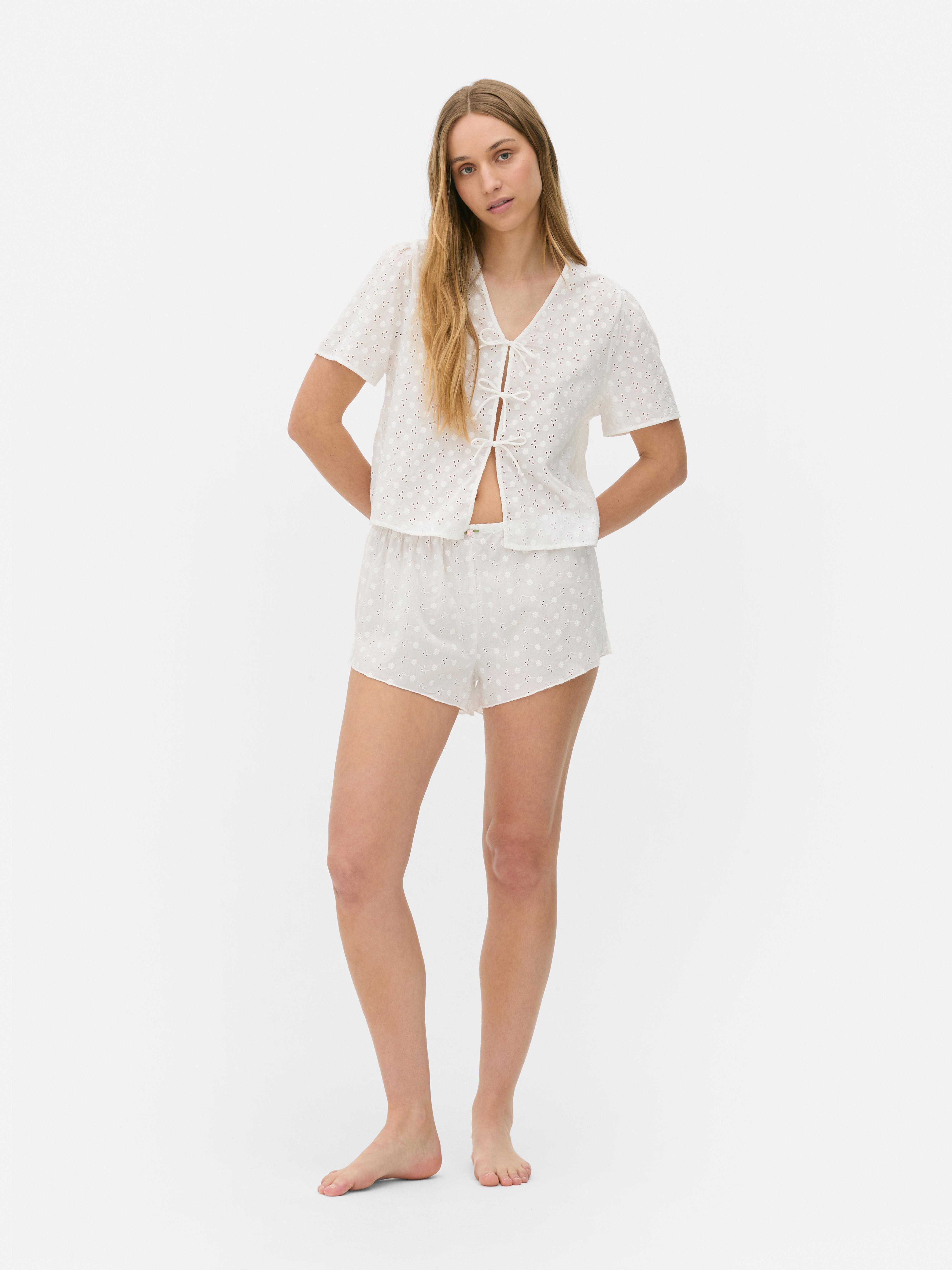Short de pyjama à broderie