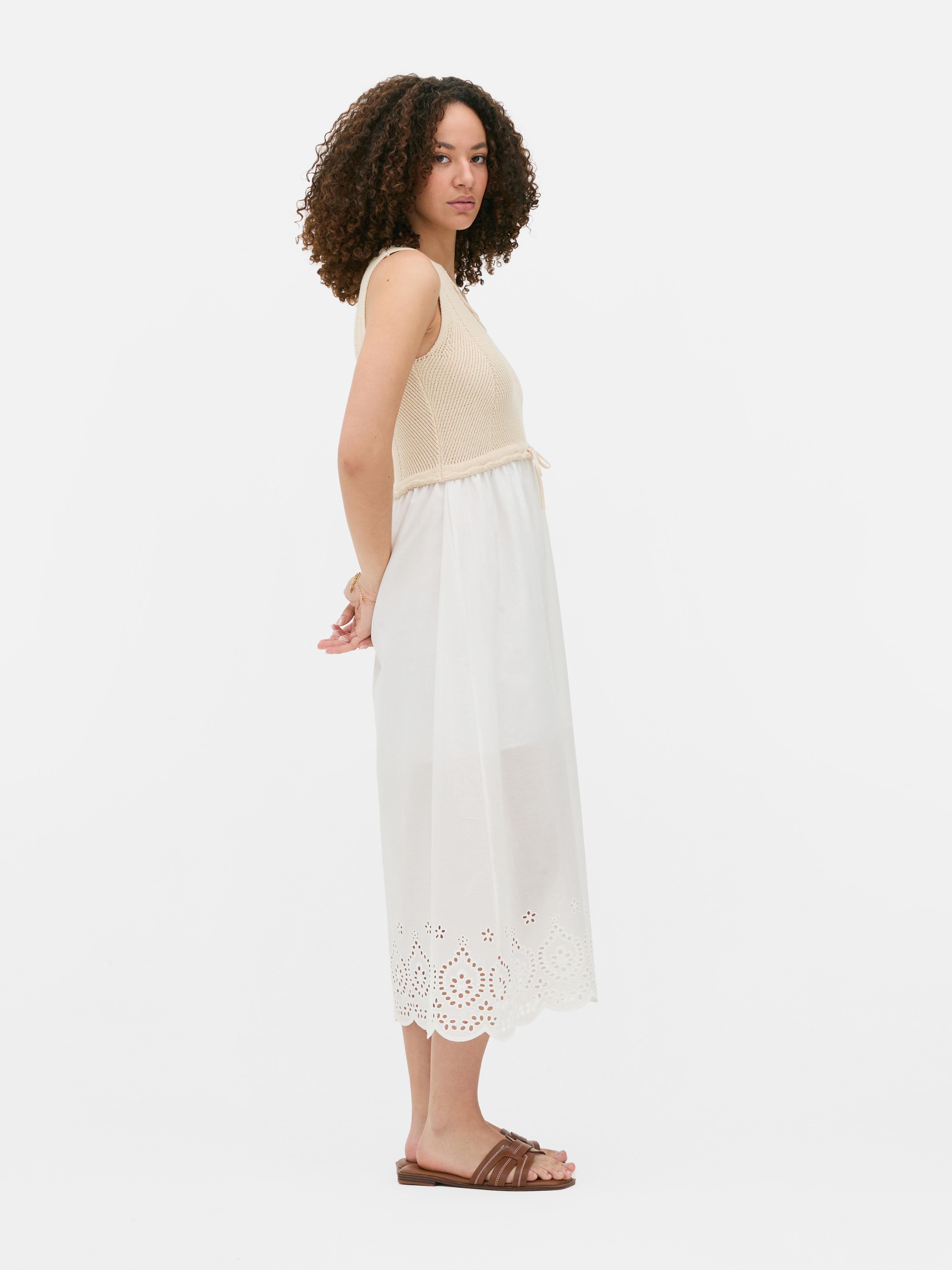 Maxikleid mit Lochstickerei