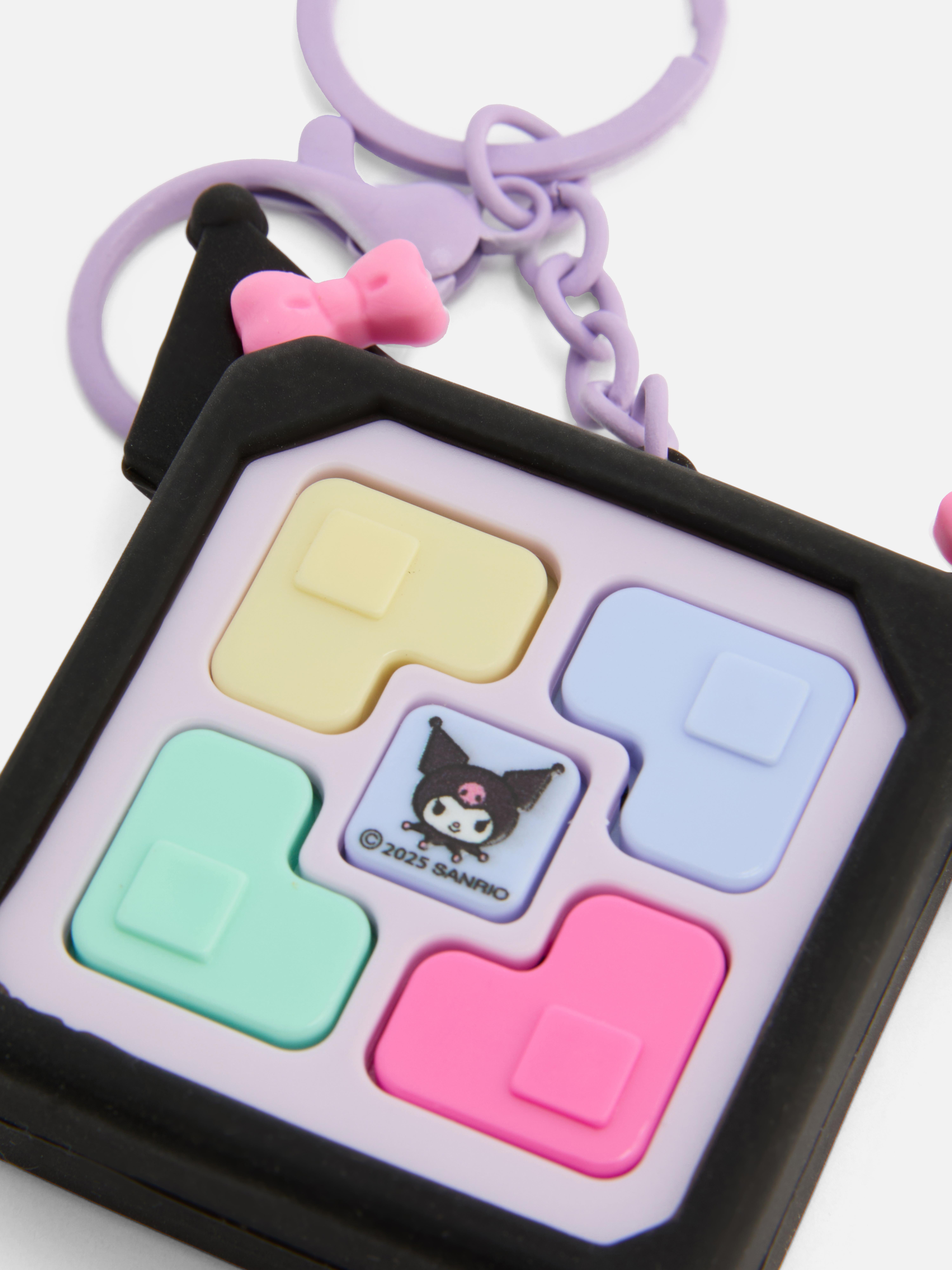 Přívěsek na klíče s paměťovou hrou Hello Kitty Kuromi