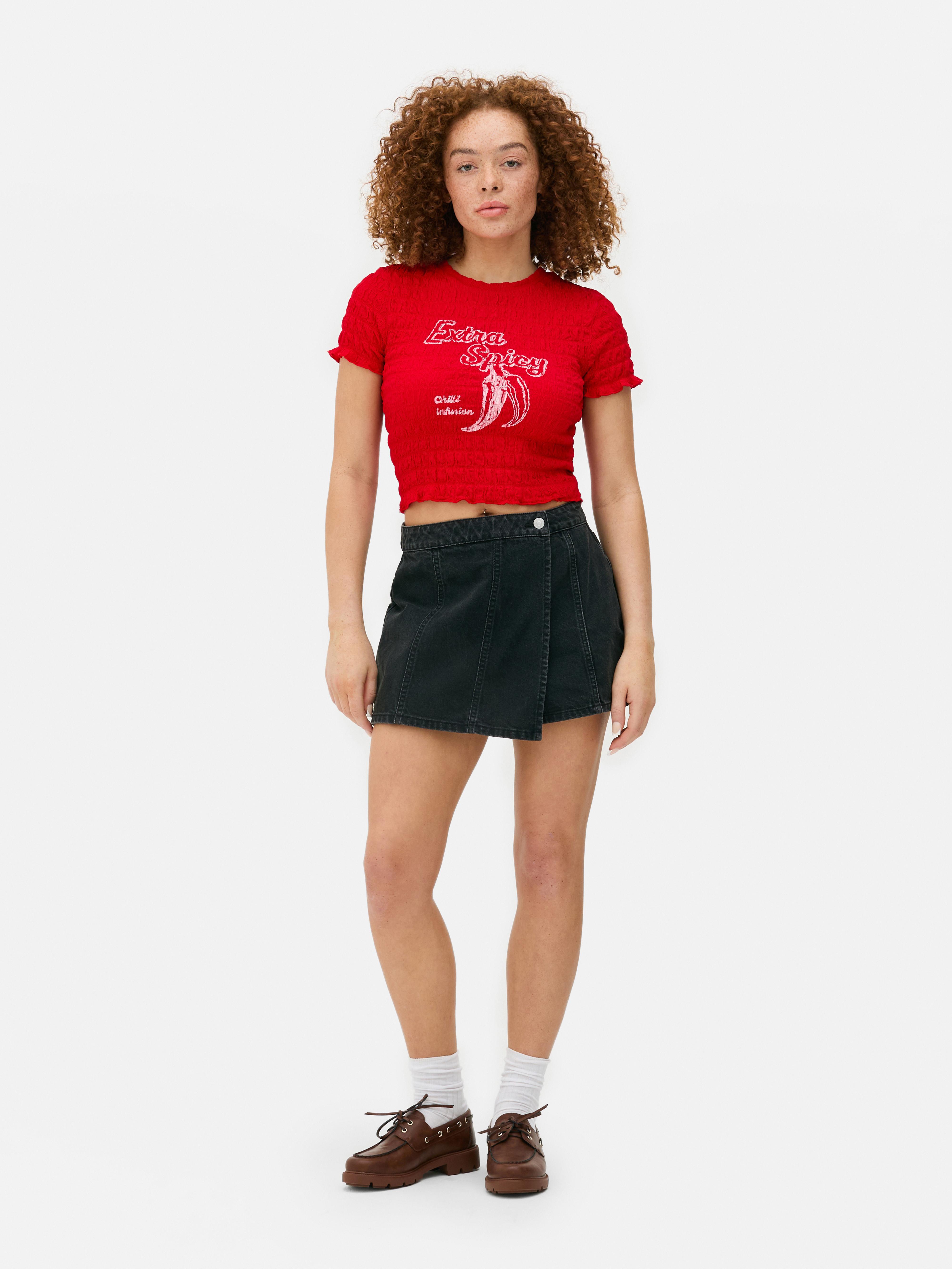 Camiseta tipo bebé con estampado gráfico fruncida