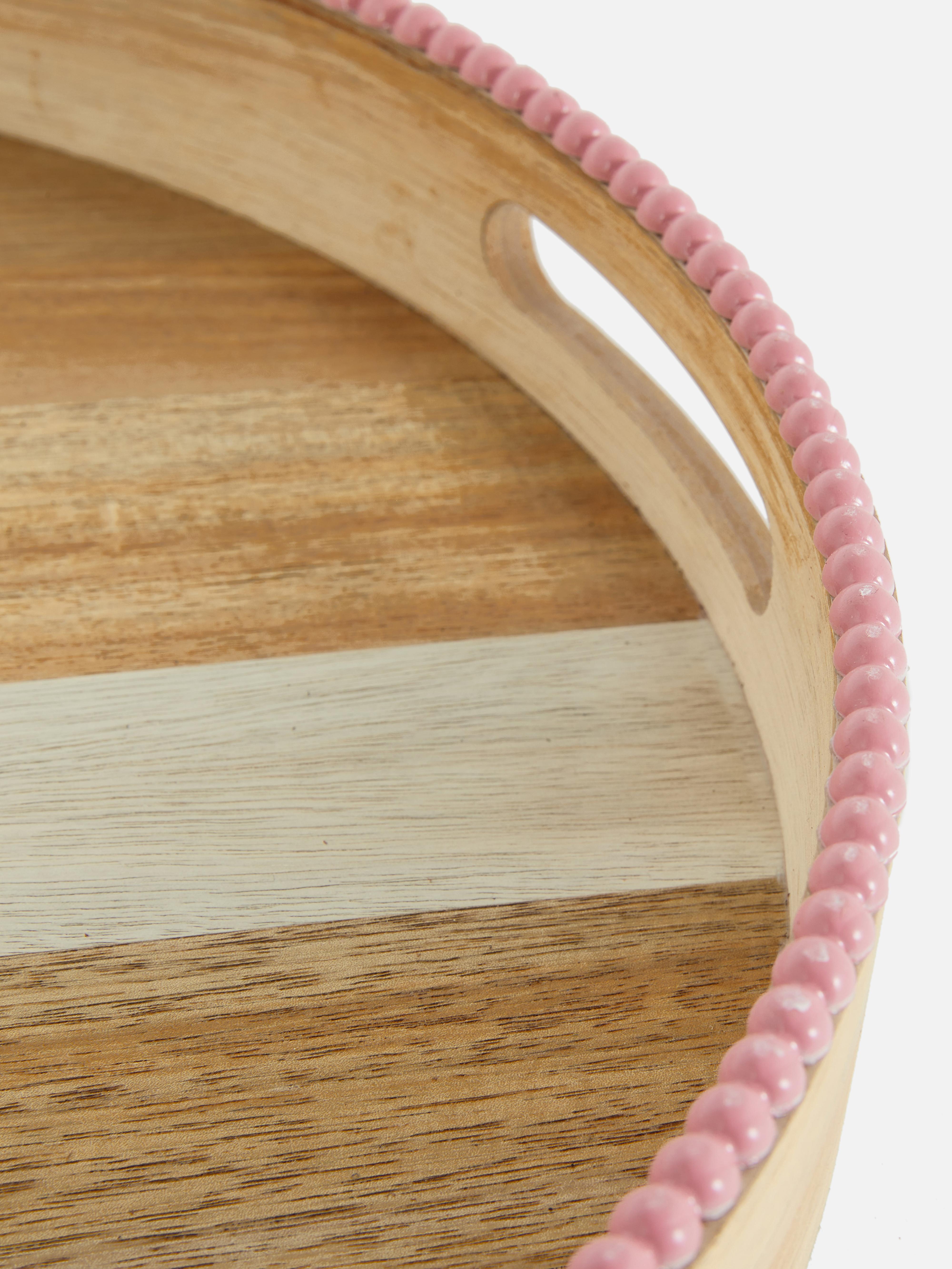 Okrogel lesen pladenj s perlicami