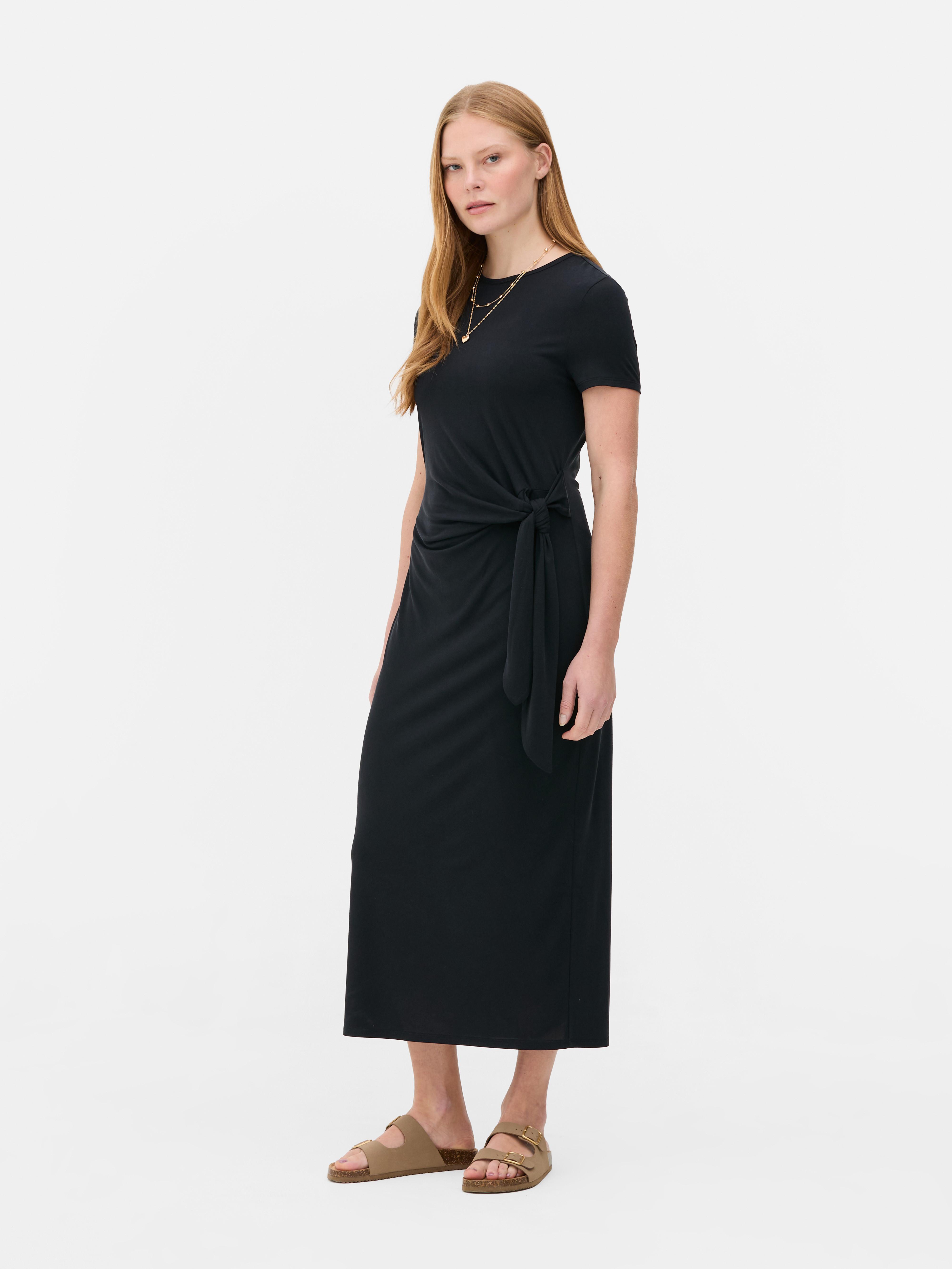 Robe mi-longue nouée