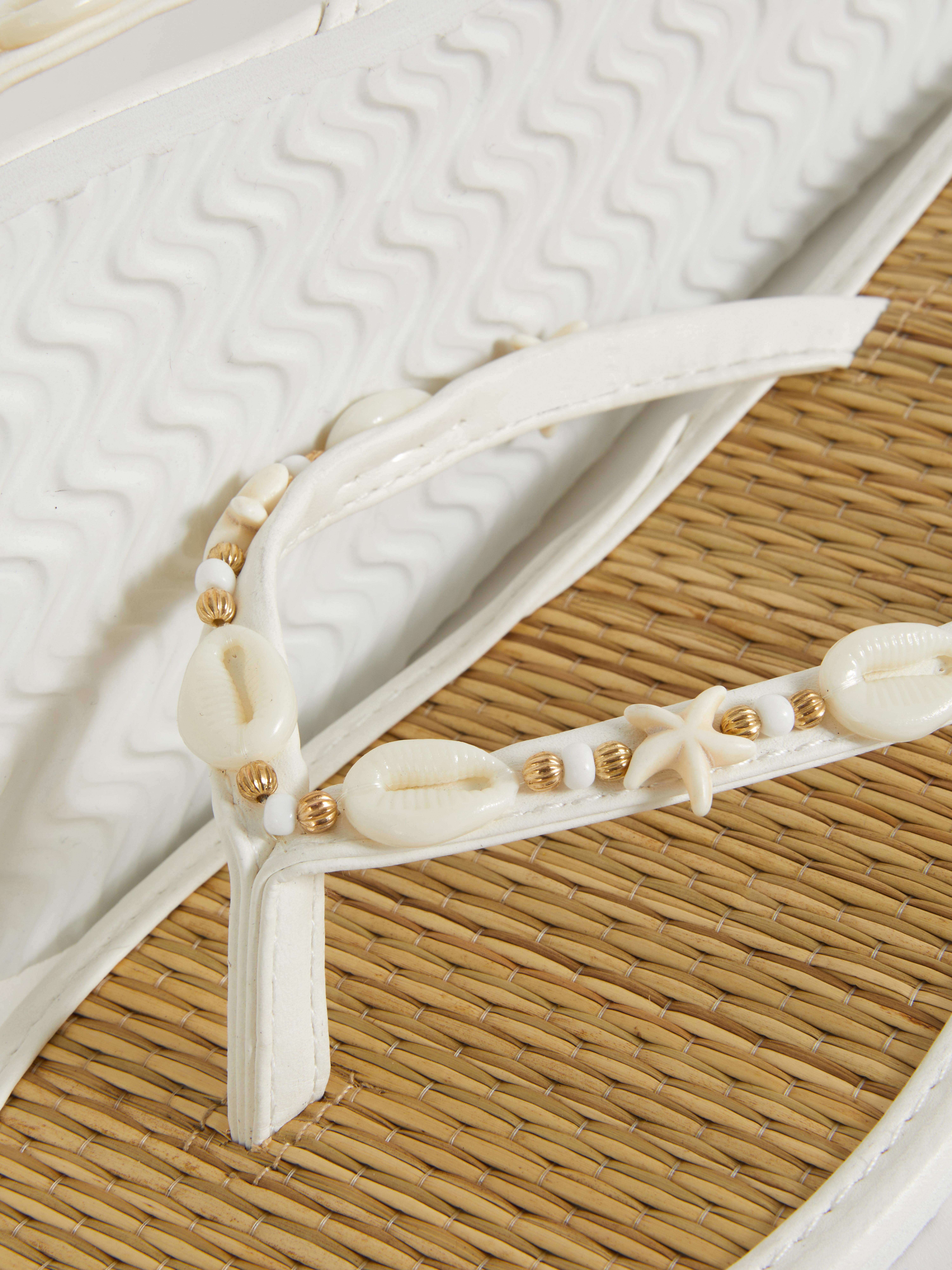 Teenslippers van zeegras