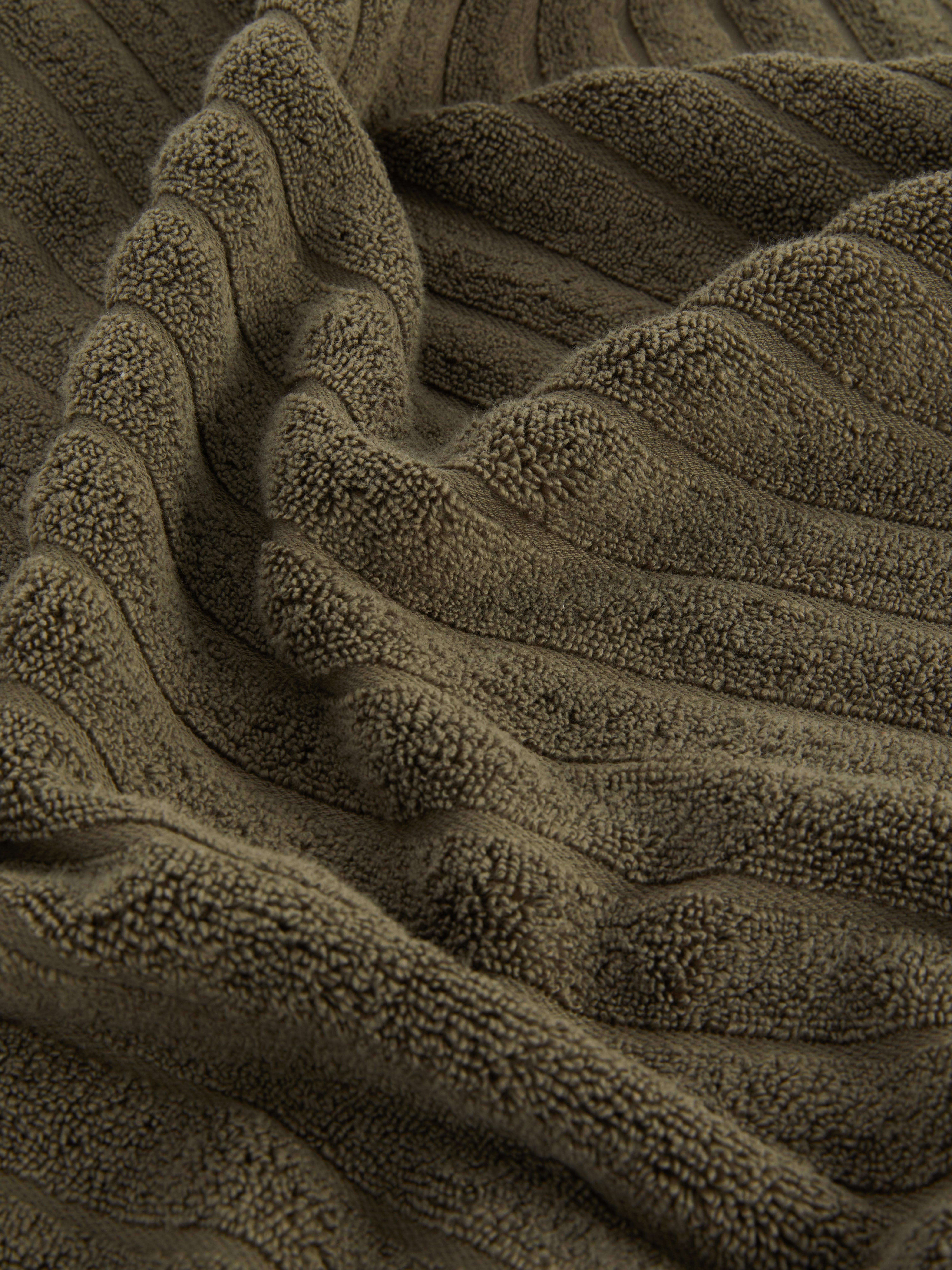 Extra Large Ribbed Bath Towel