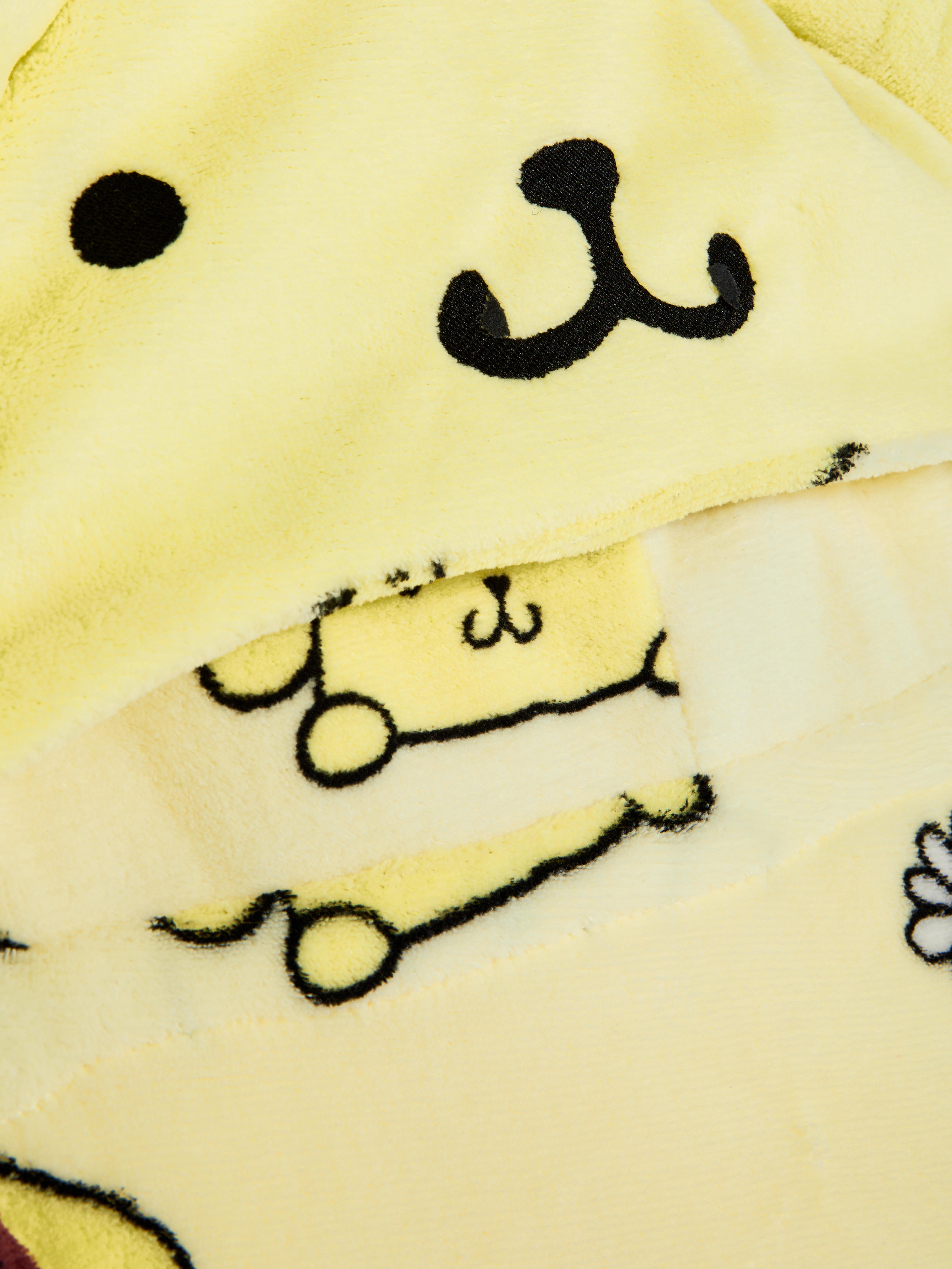 Pregrinjalo s kapuco Hello Kitty Pompompurin