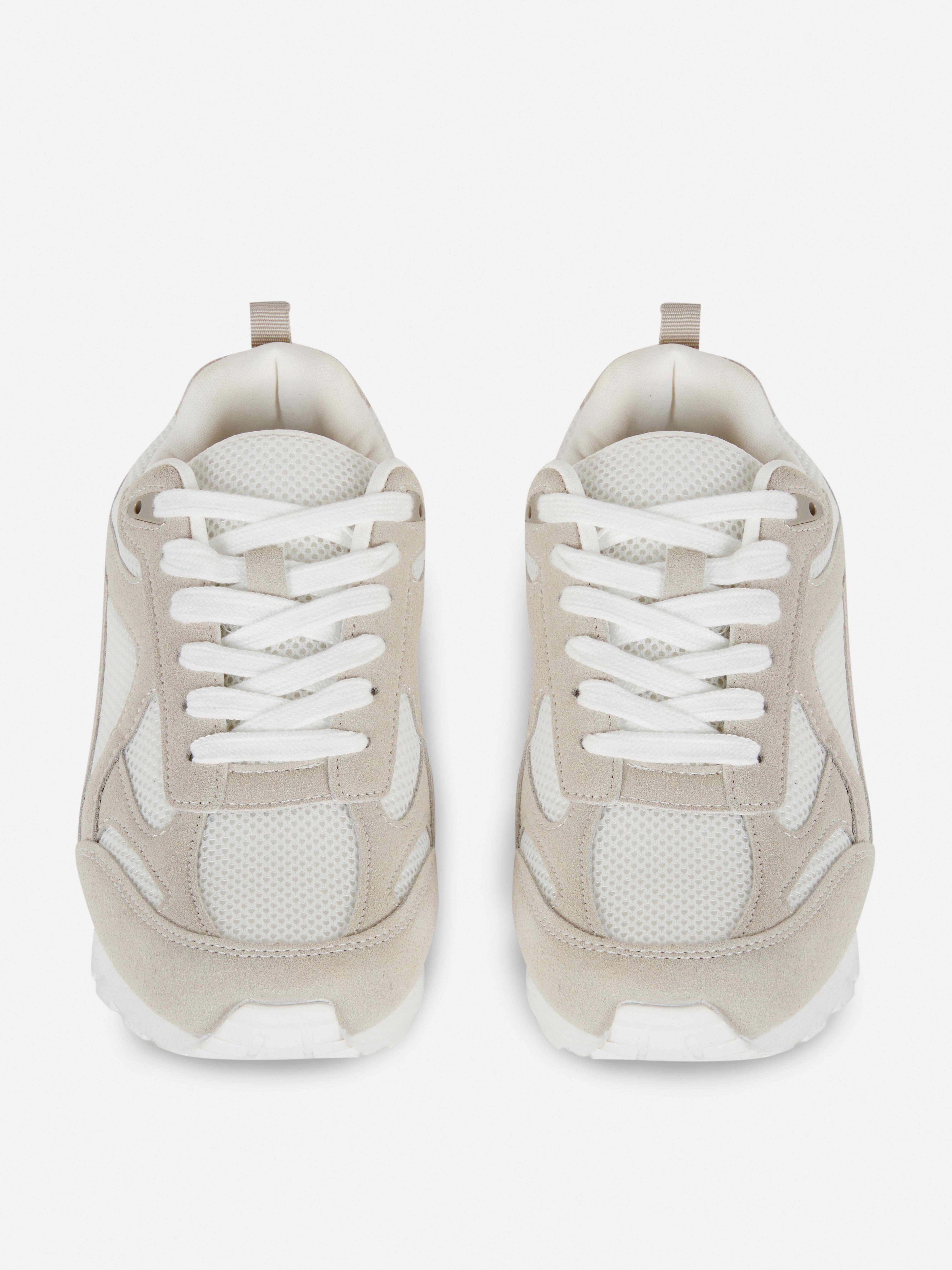 Siateczkowe buty sportowe z niską cholewką