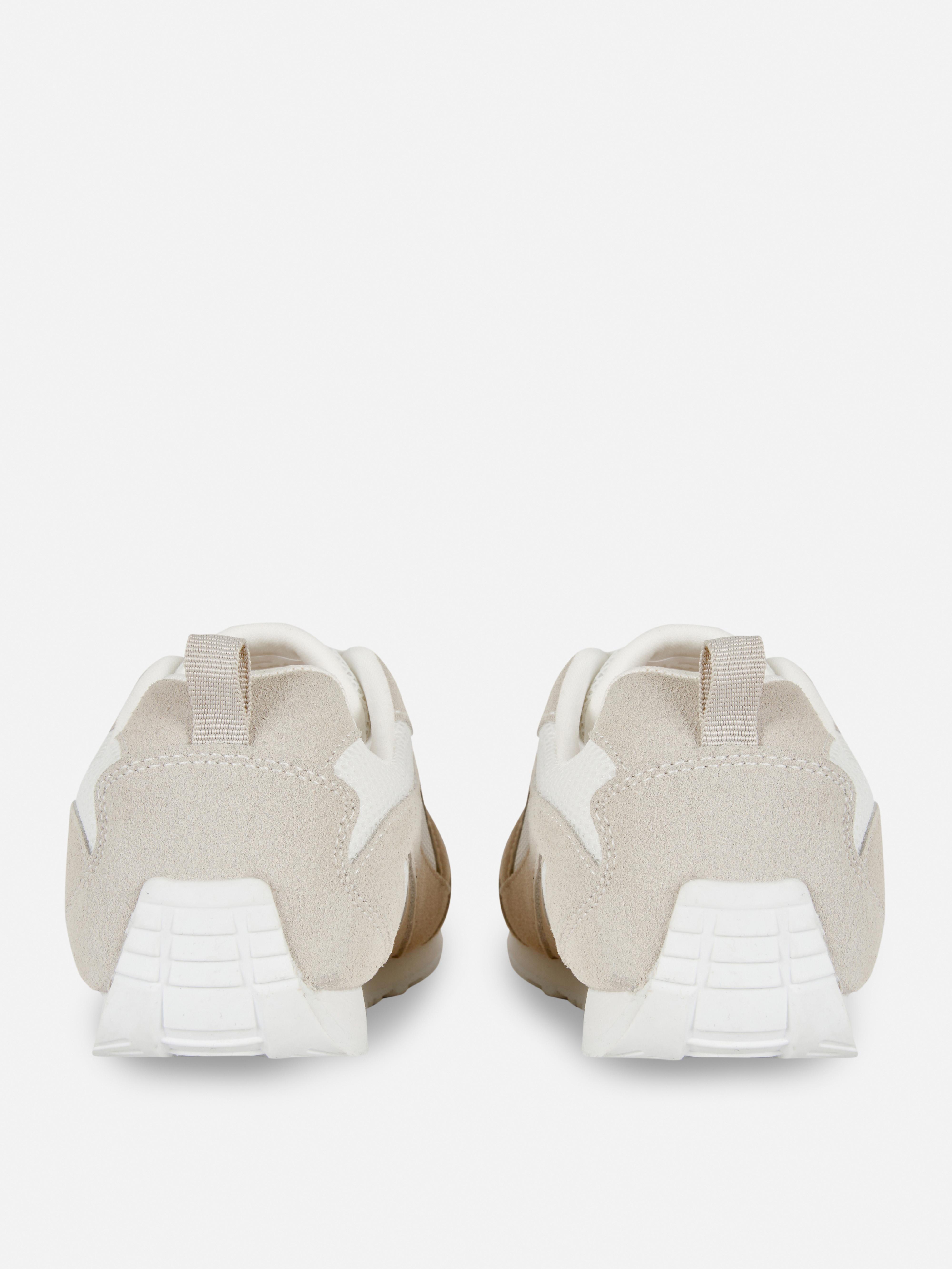 Siateczkowe buty sportowe z niską cholewką