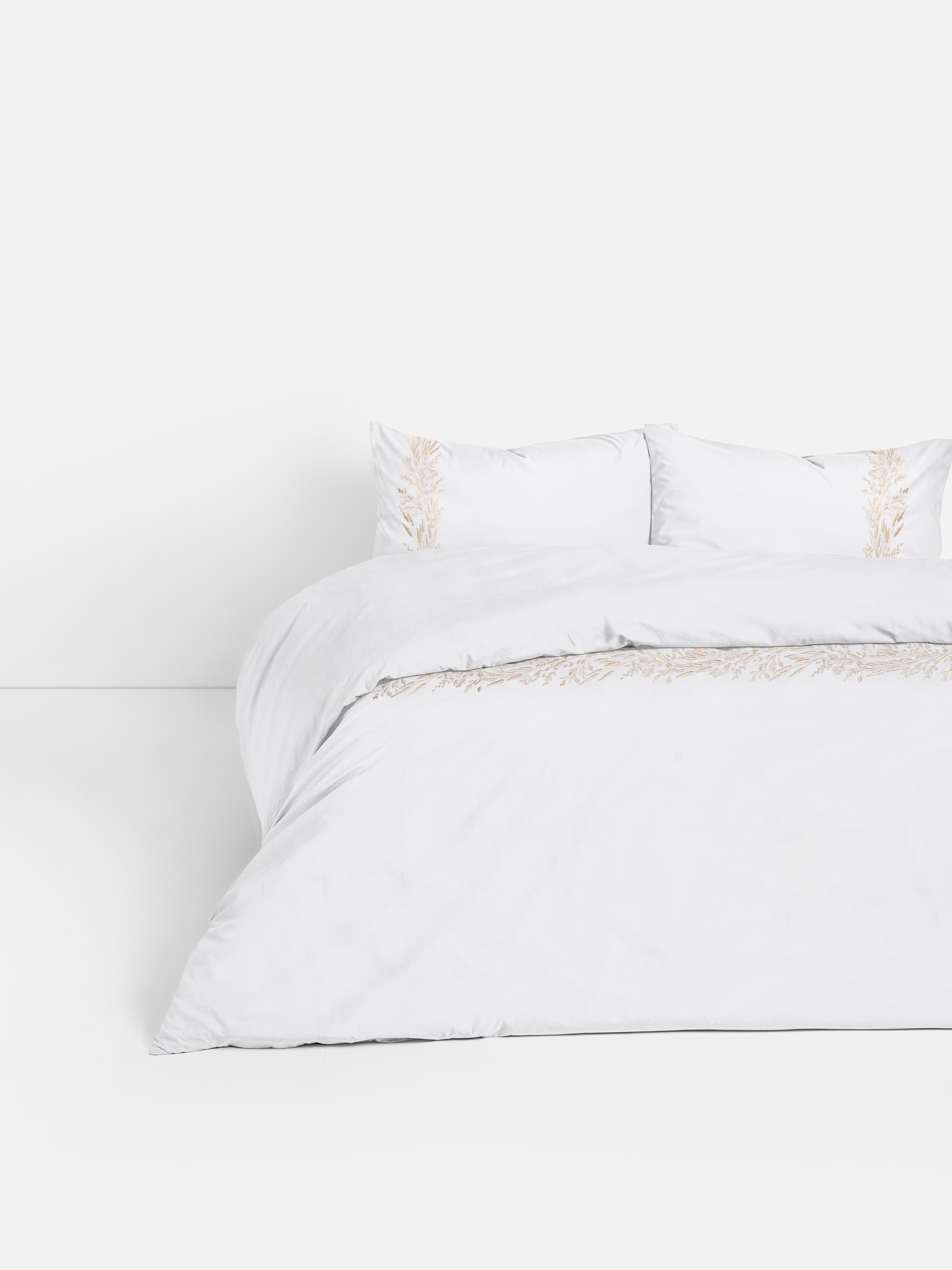 Embroidered Leaf Super King Duvet Cover Set