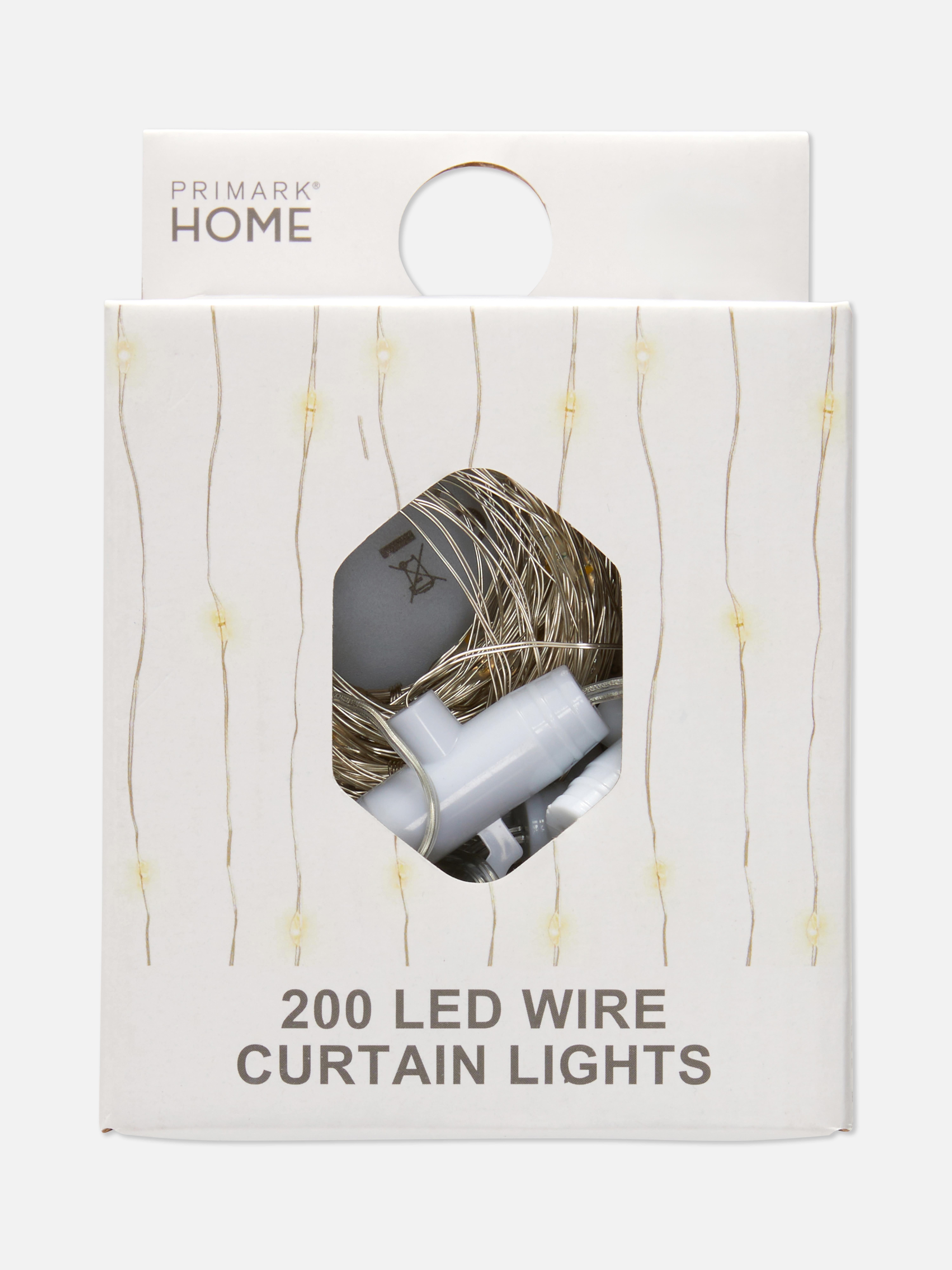 Světelný závěs s 200 LED