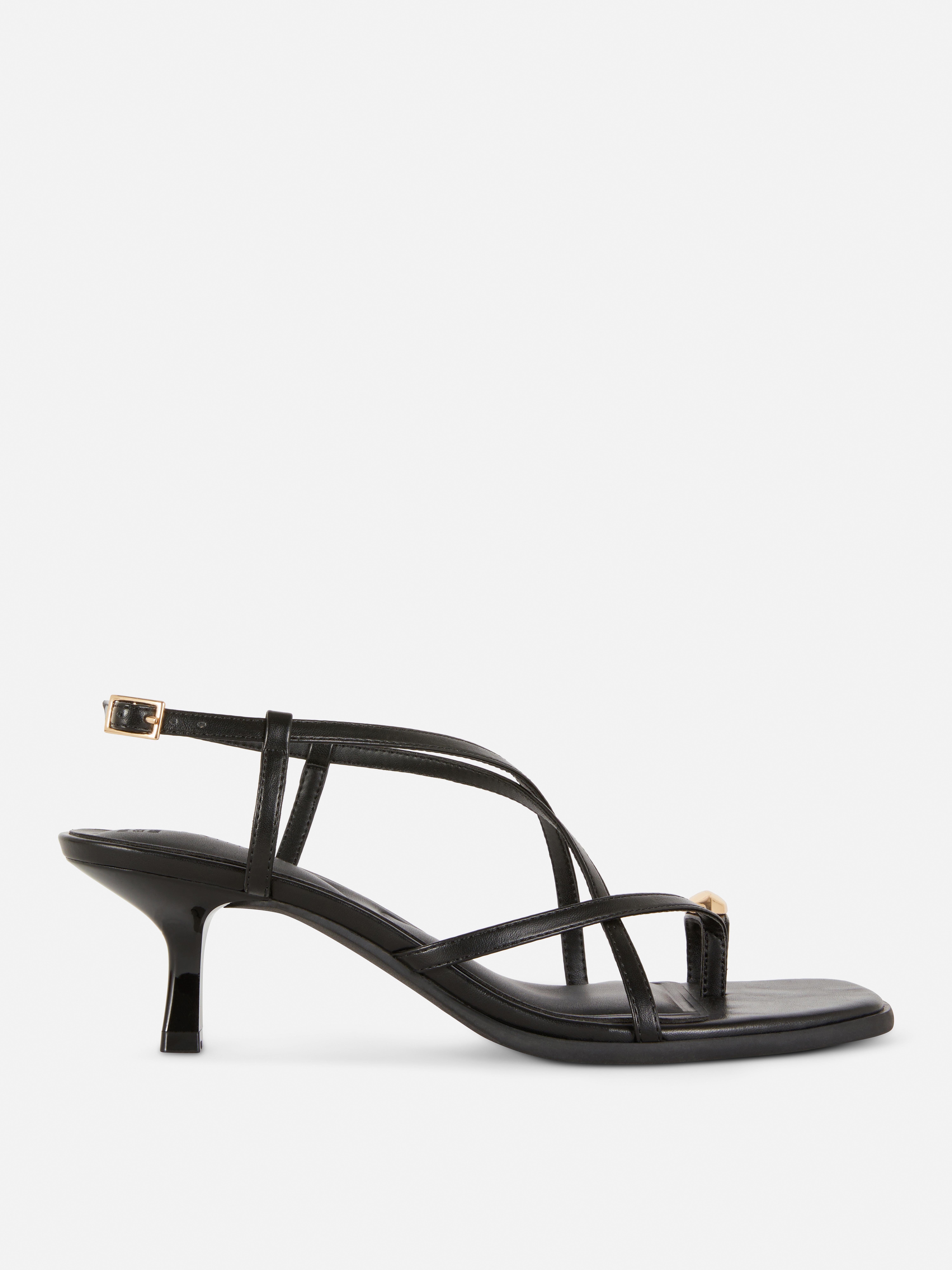 Sandalen met metalen teendetail en bandjes