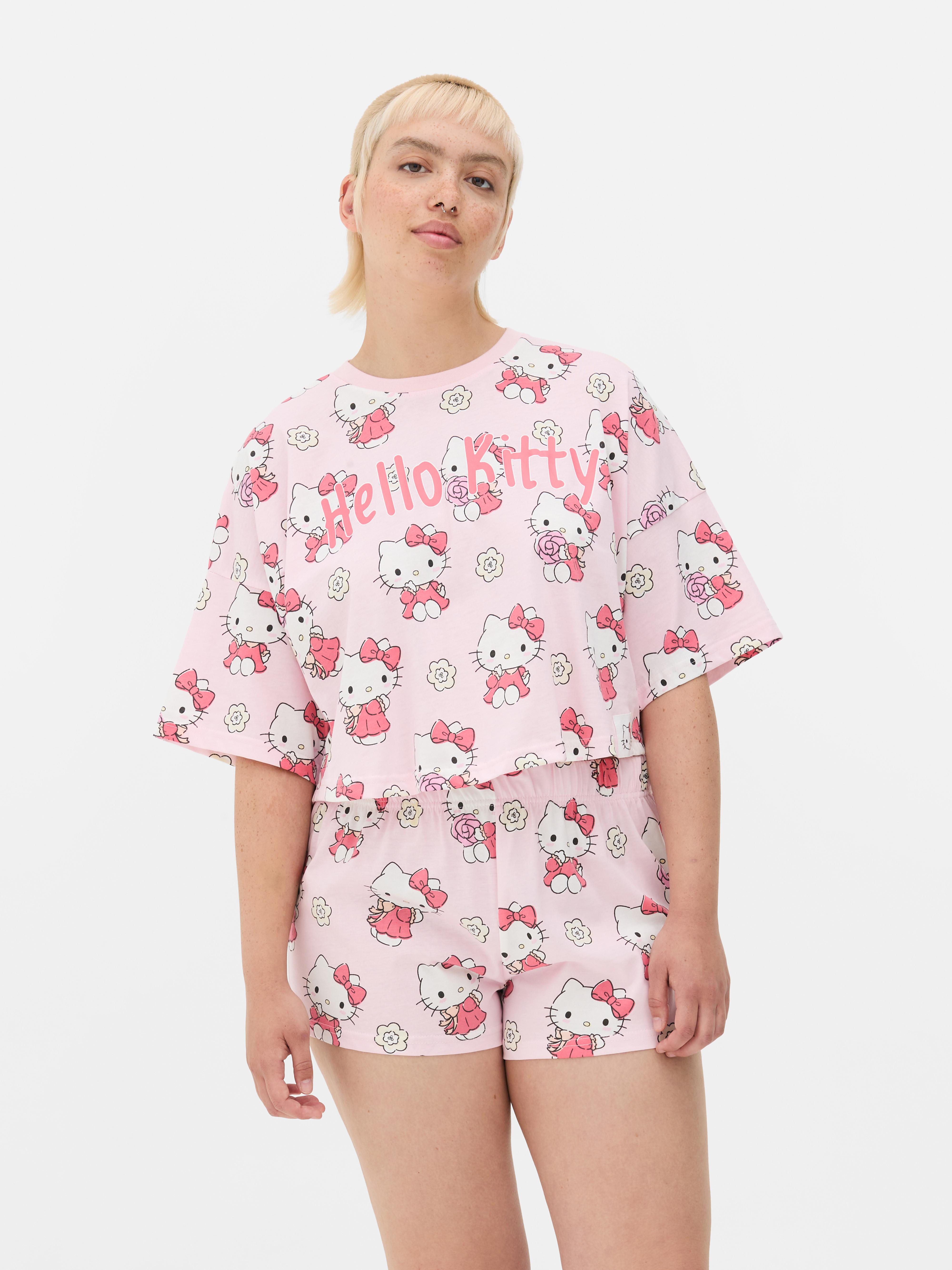 Pijamale cu pantaloni scurți Hello Kitty și prietenii