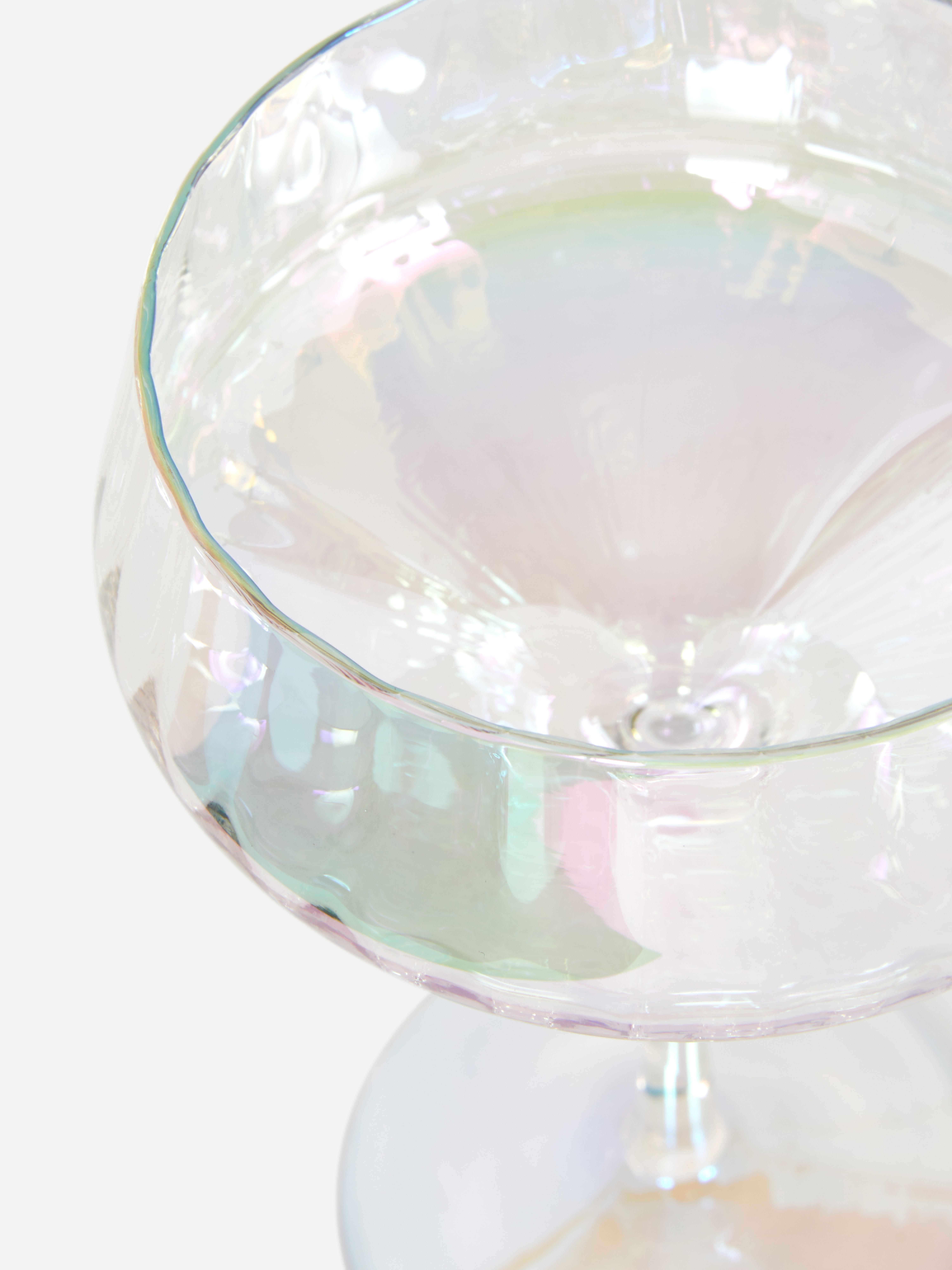 Schimmerndes Coupé-Glas