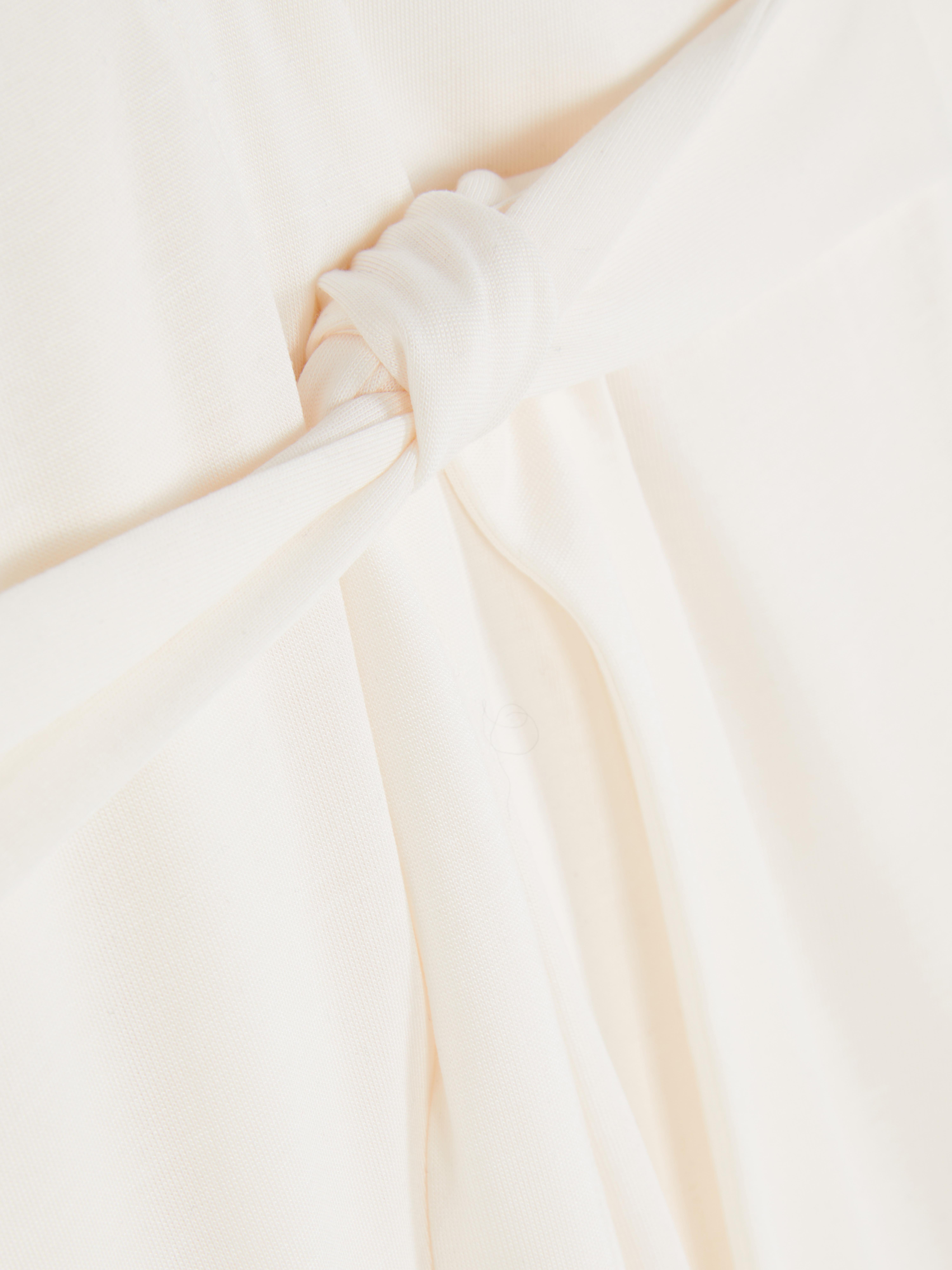 Robe de chambre à finitions en dentelle