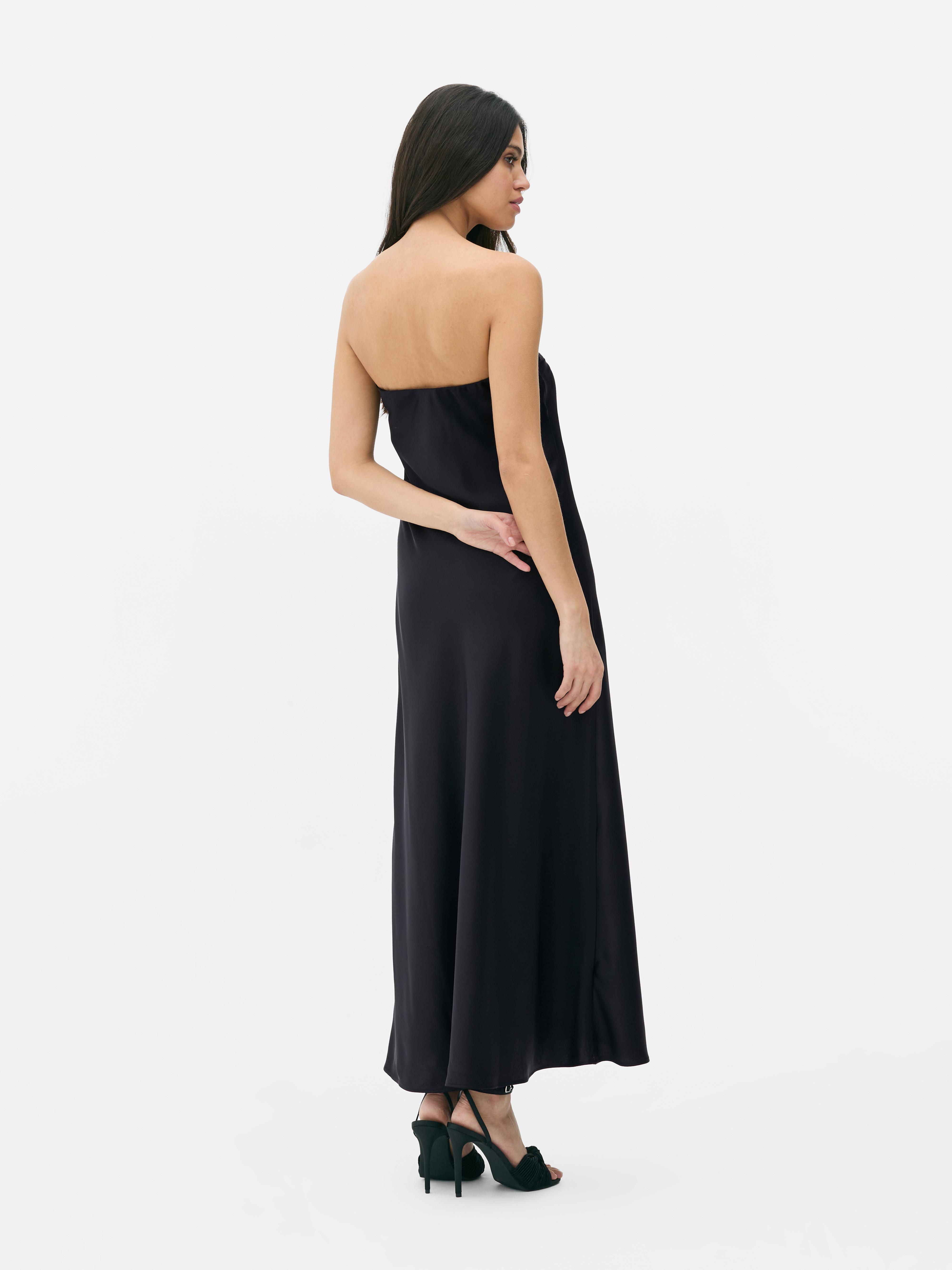 Vestido palabra de honor de Paula Echevarría