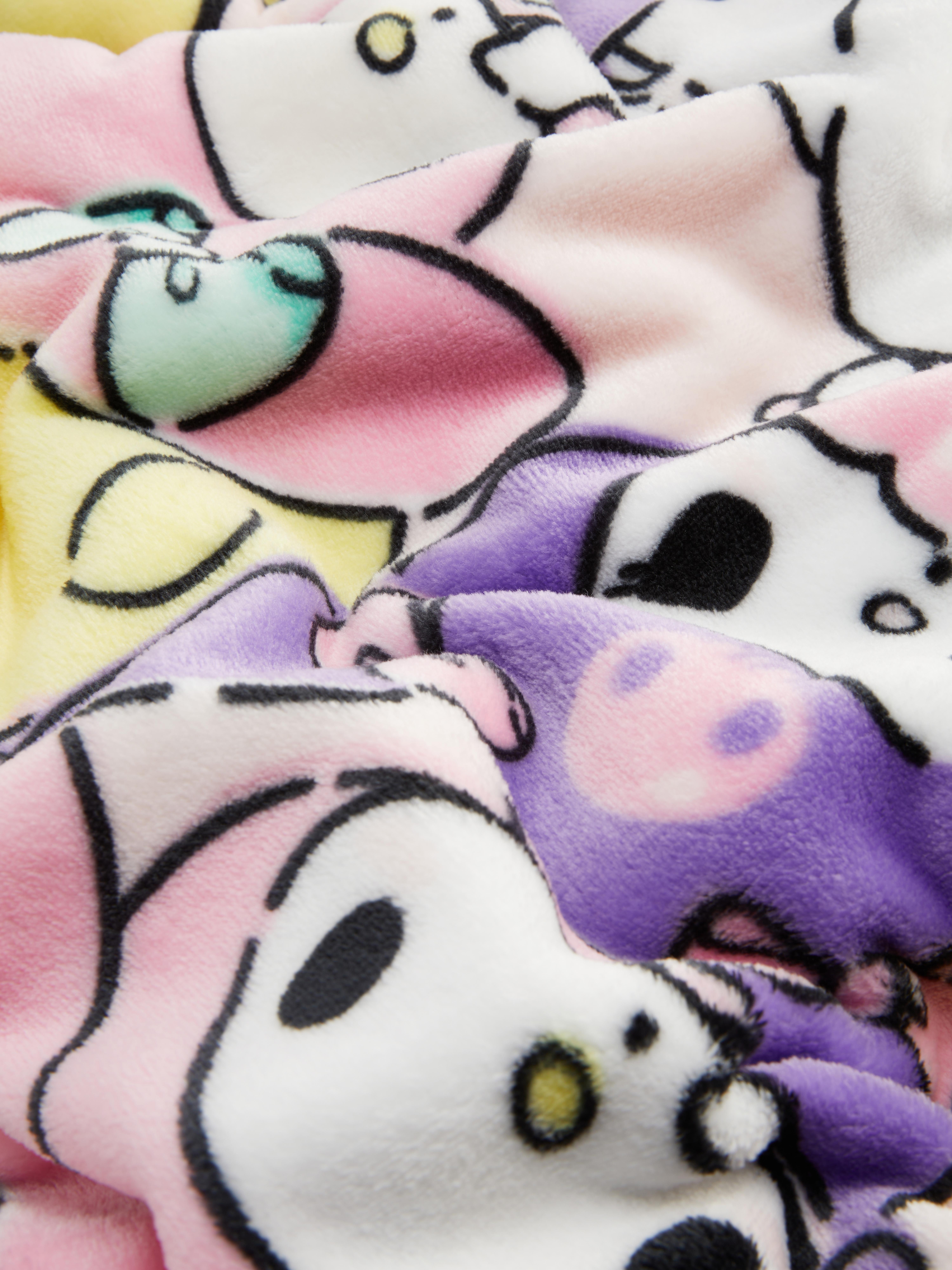 Duża polarowa narzuta z motywem Hello Kitty