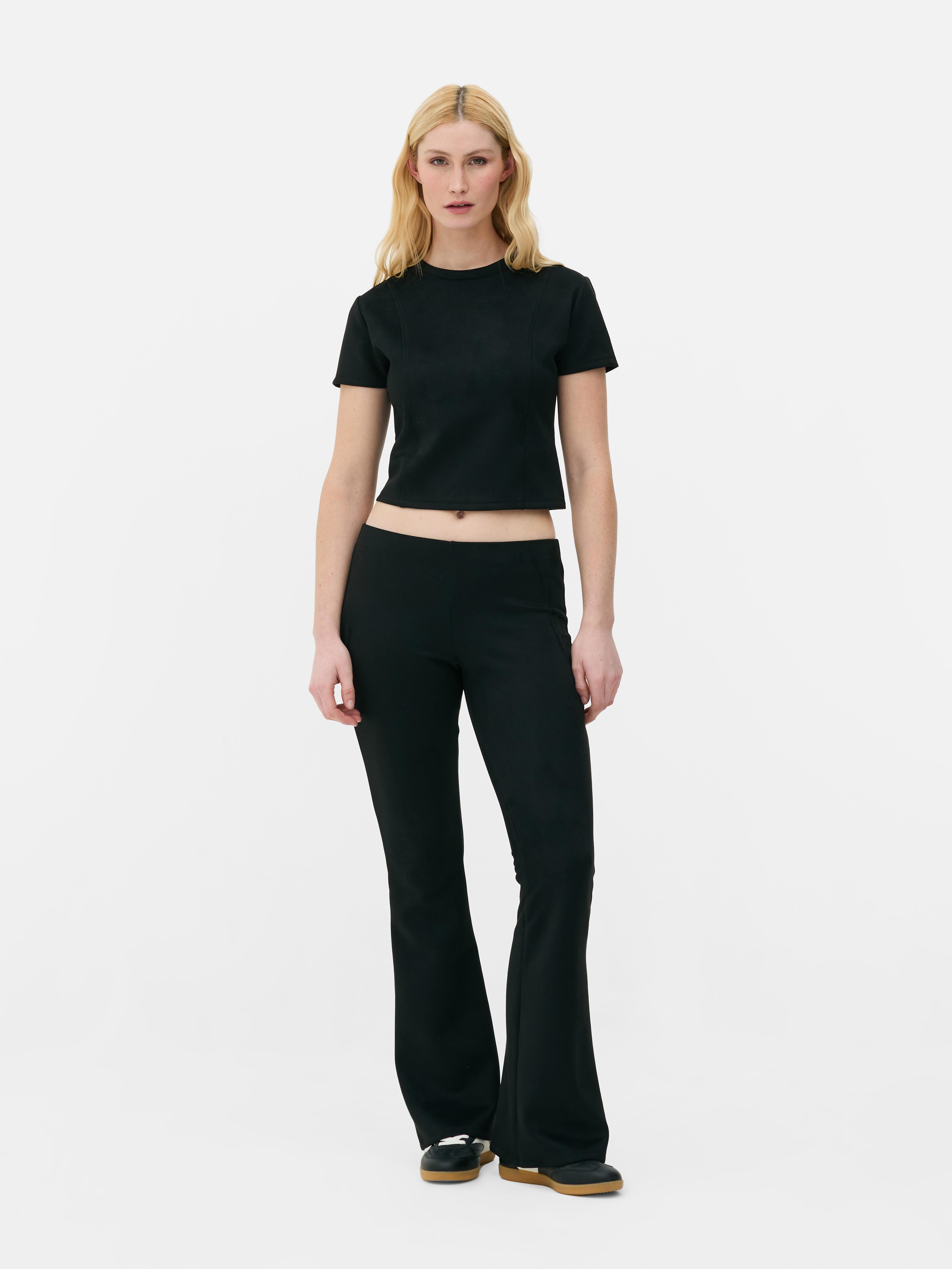 Pantaloni svasati in camoscio sintetico